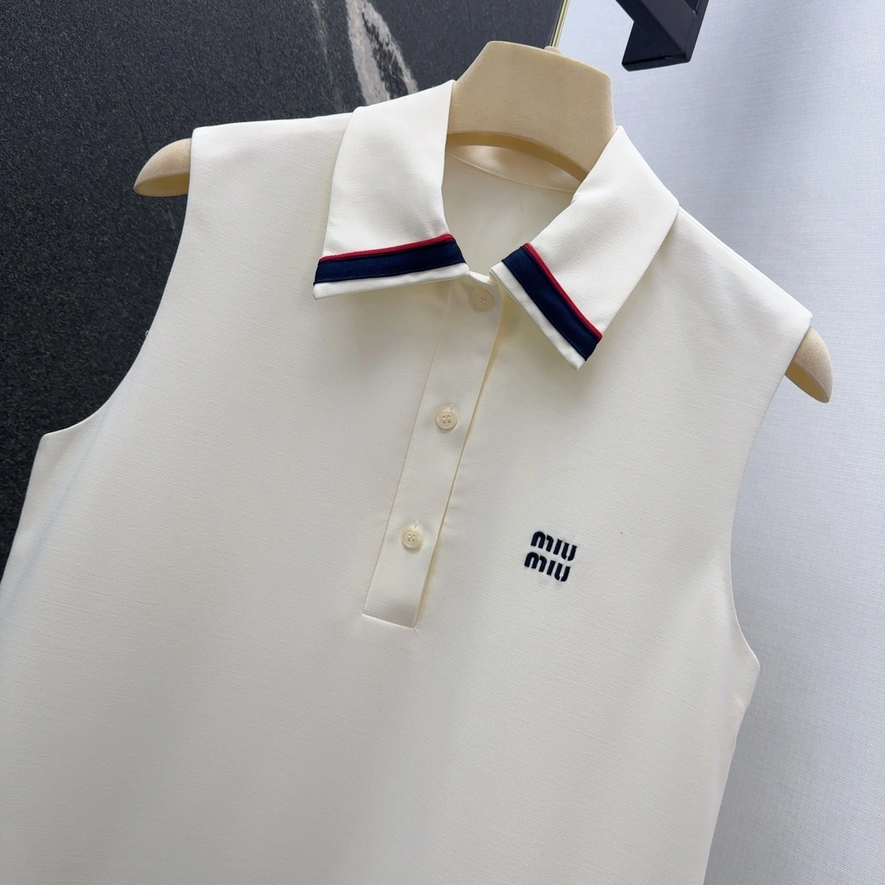 Victoria-- 7iu7iu embroidery logo item:E-F240B0602