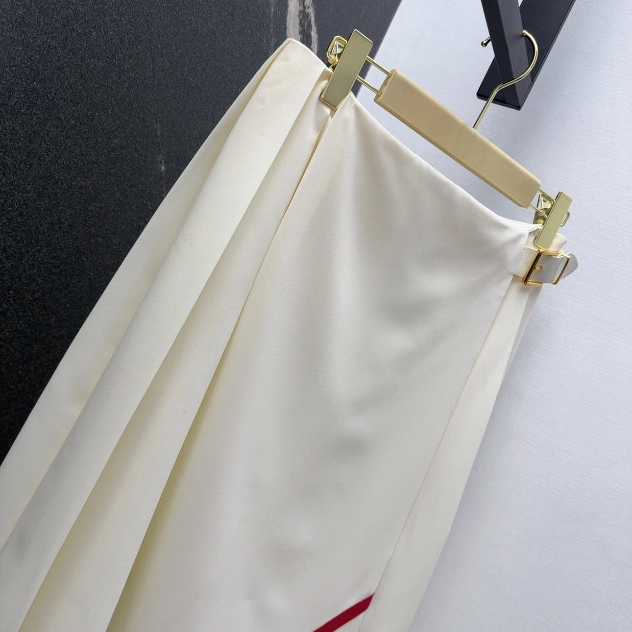 Victoria-- 7iu7iu embroidery logo item:E-F240B0603