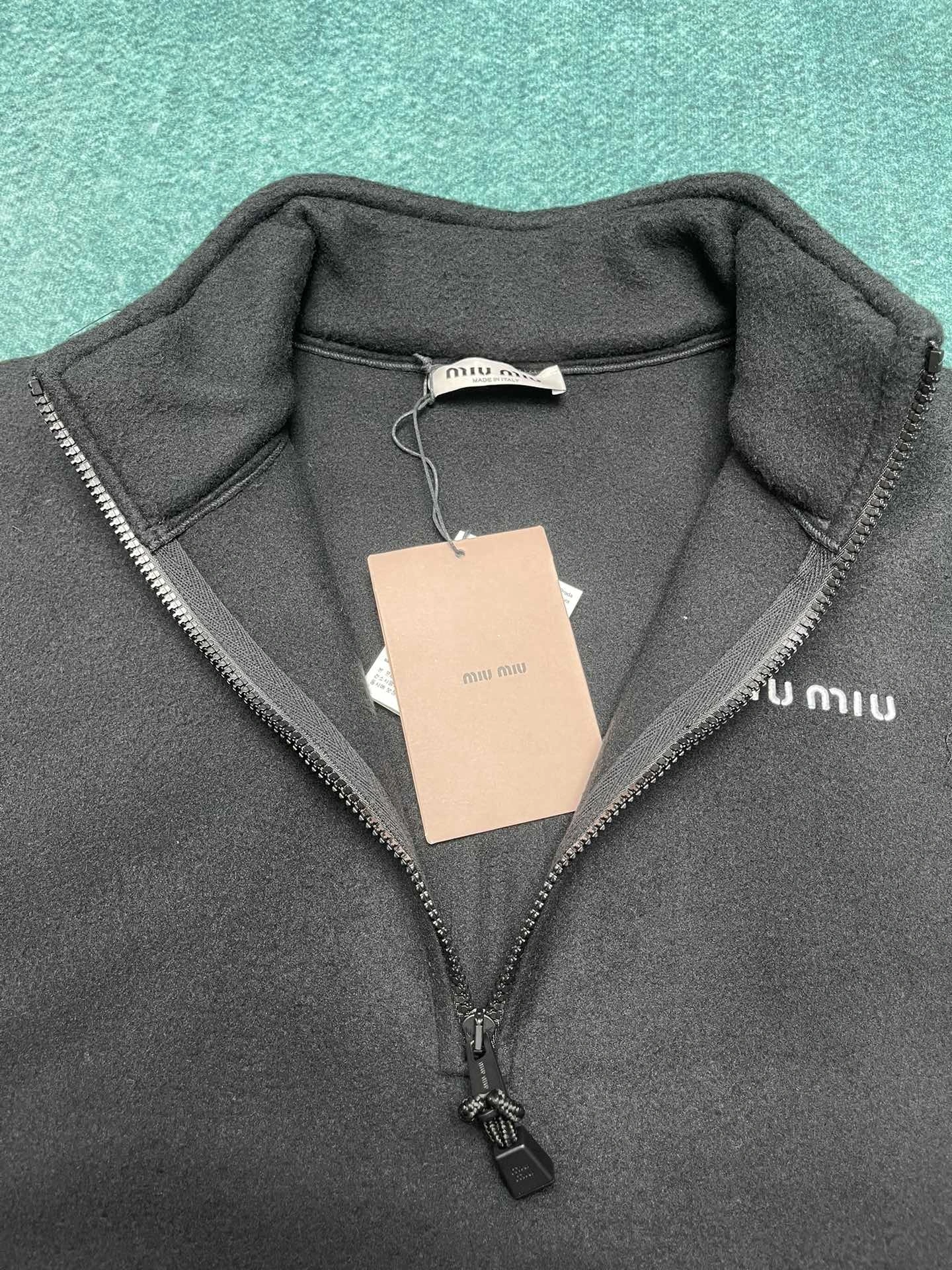Victoria-- 7iu7iu oversized item:D-F409I0948