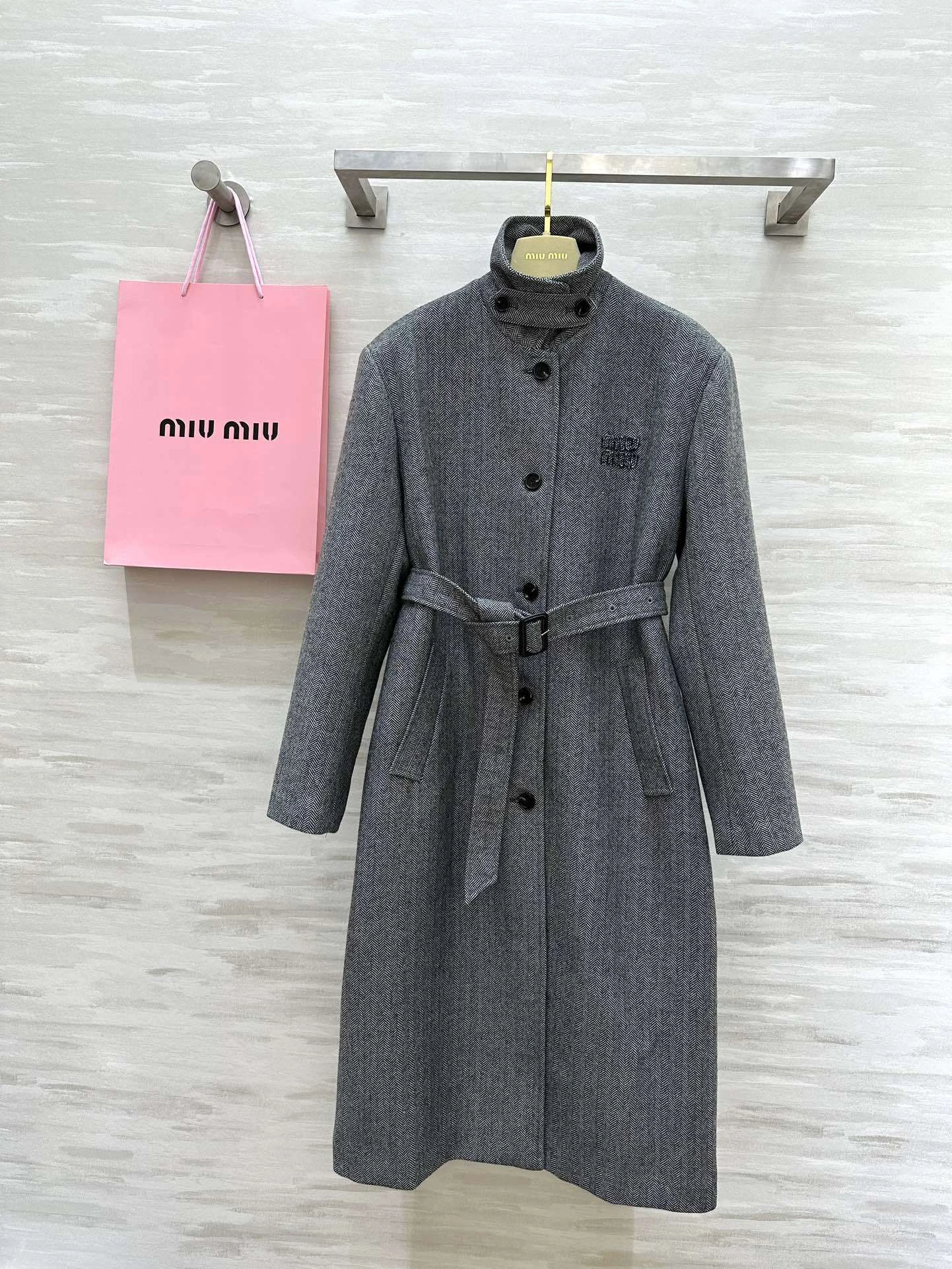 Victoria-- 7iu7iu wool item:D-F245J2397T