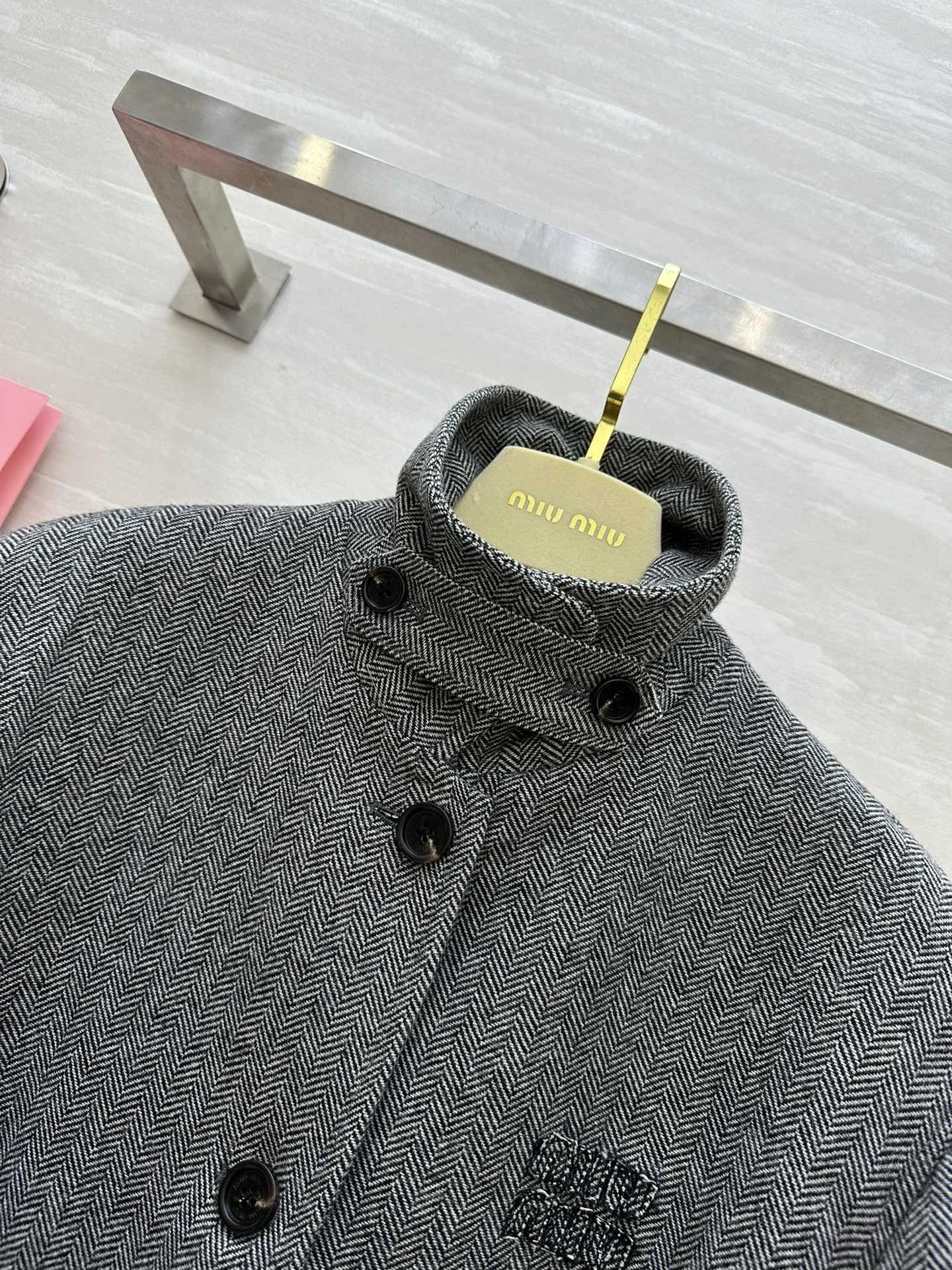 Victoria-- 7iu7iu wool item:D-F245J2397T