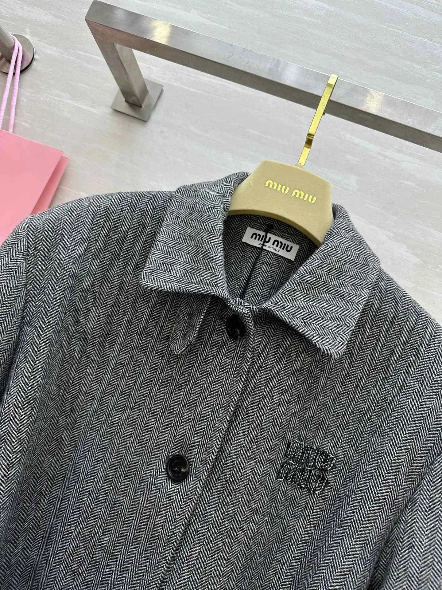 Victoria-- 7iu7iu wool item:D-F245J2397T