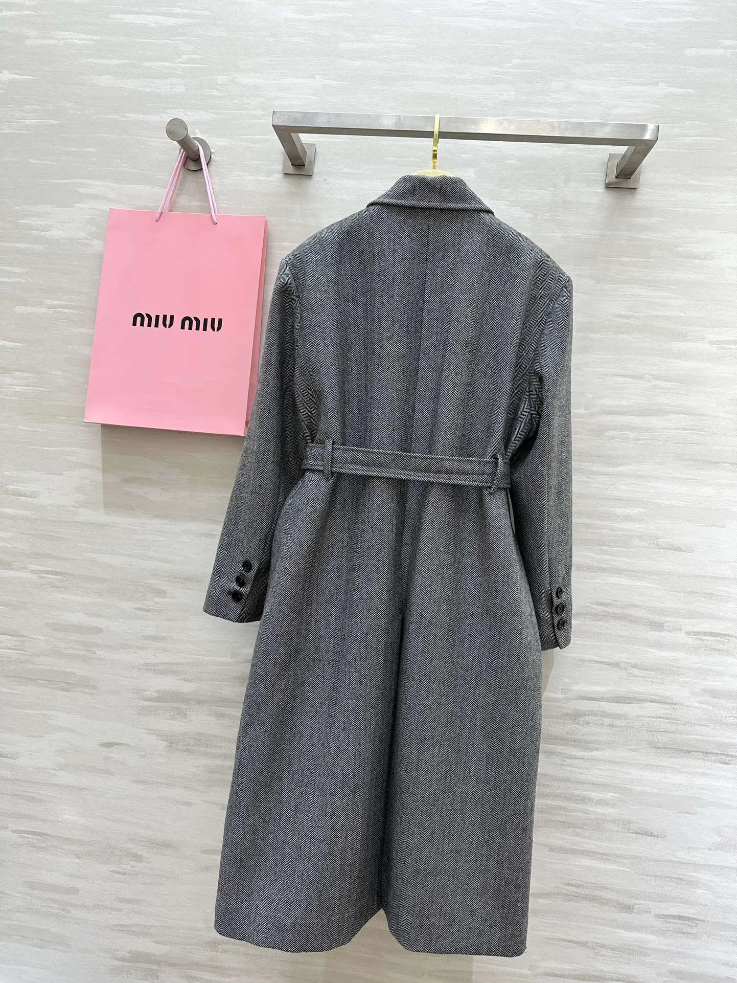 Victoria-- 7iu7iu wool item:D-F245J2397T