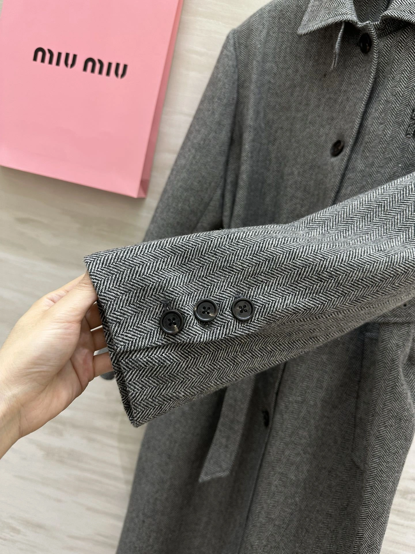 Victoria-- 7iu7iu wool item:D-F245J2397T