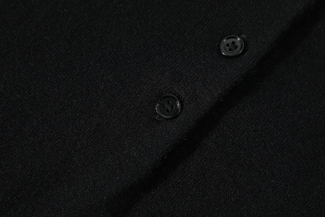 Victoria-- 7iu7iu wool item:E-F237B0604