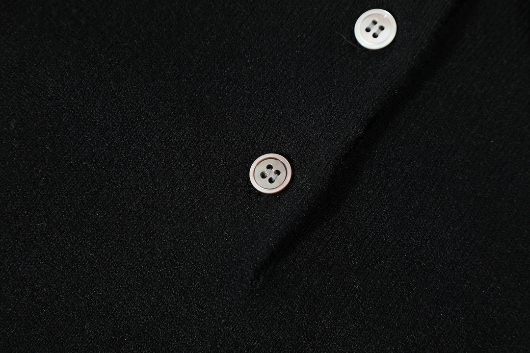 Victoria-- 7iu7iu wool item:E-F237B0610
