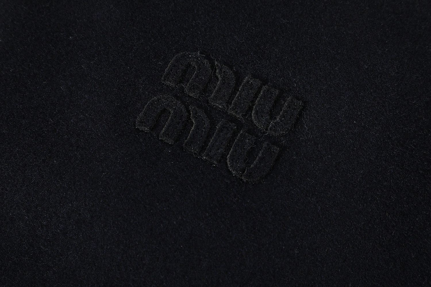 Victoria-- 7iu7iu wool oversize item:E-F237B0702