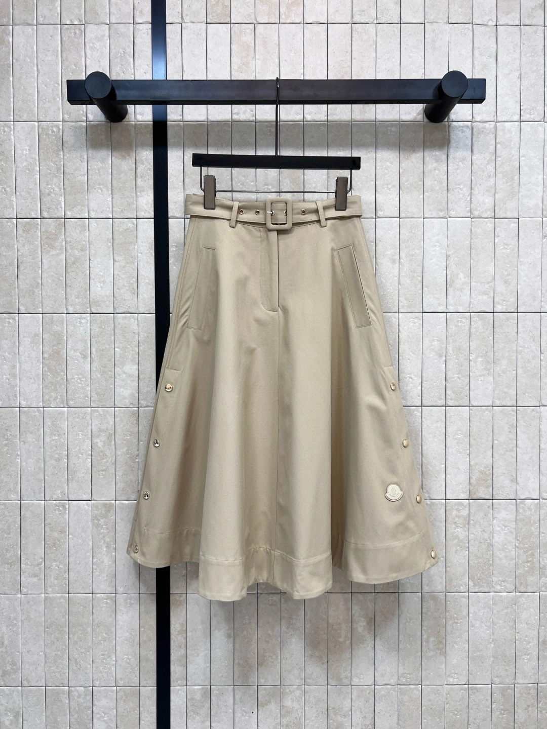Victoria - 7o9385r 2colour item:E-F000I1614-2H