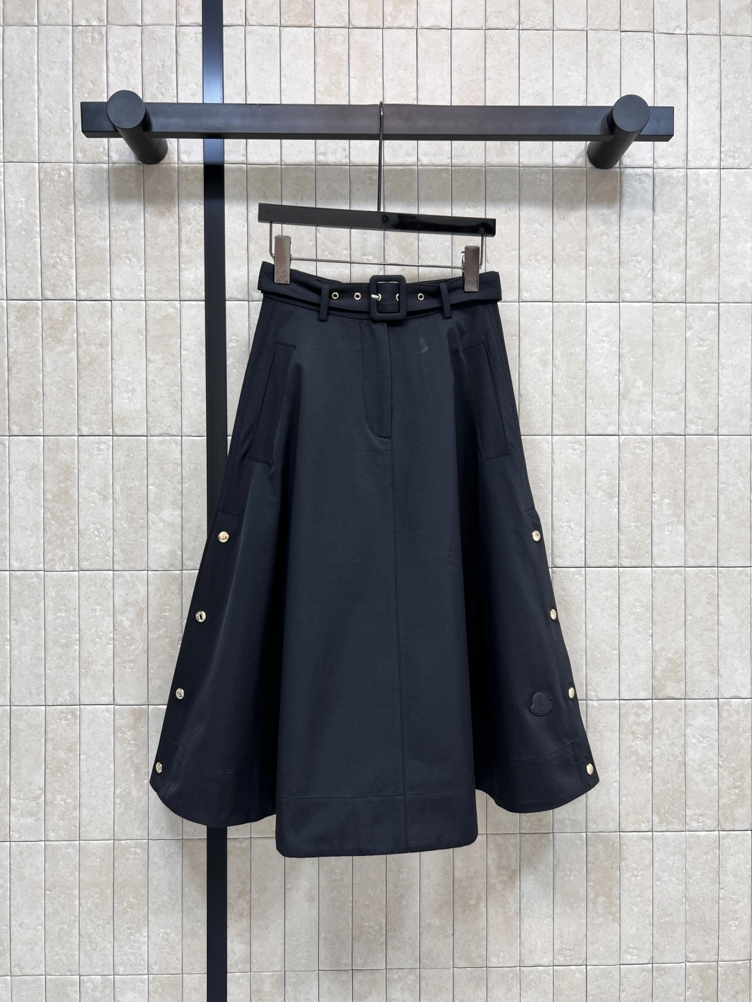 Victoria - 7o9385r 2colour item:E-F000I1614-2H