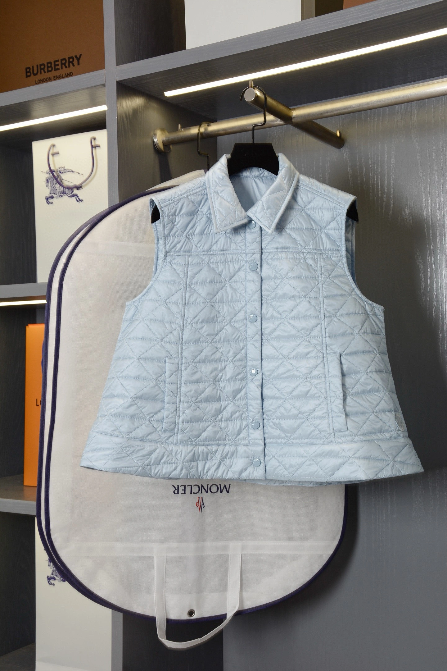 Victoria-- 7o9385r 3colour item: E-F020I2955-3H