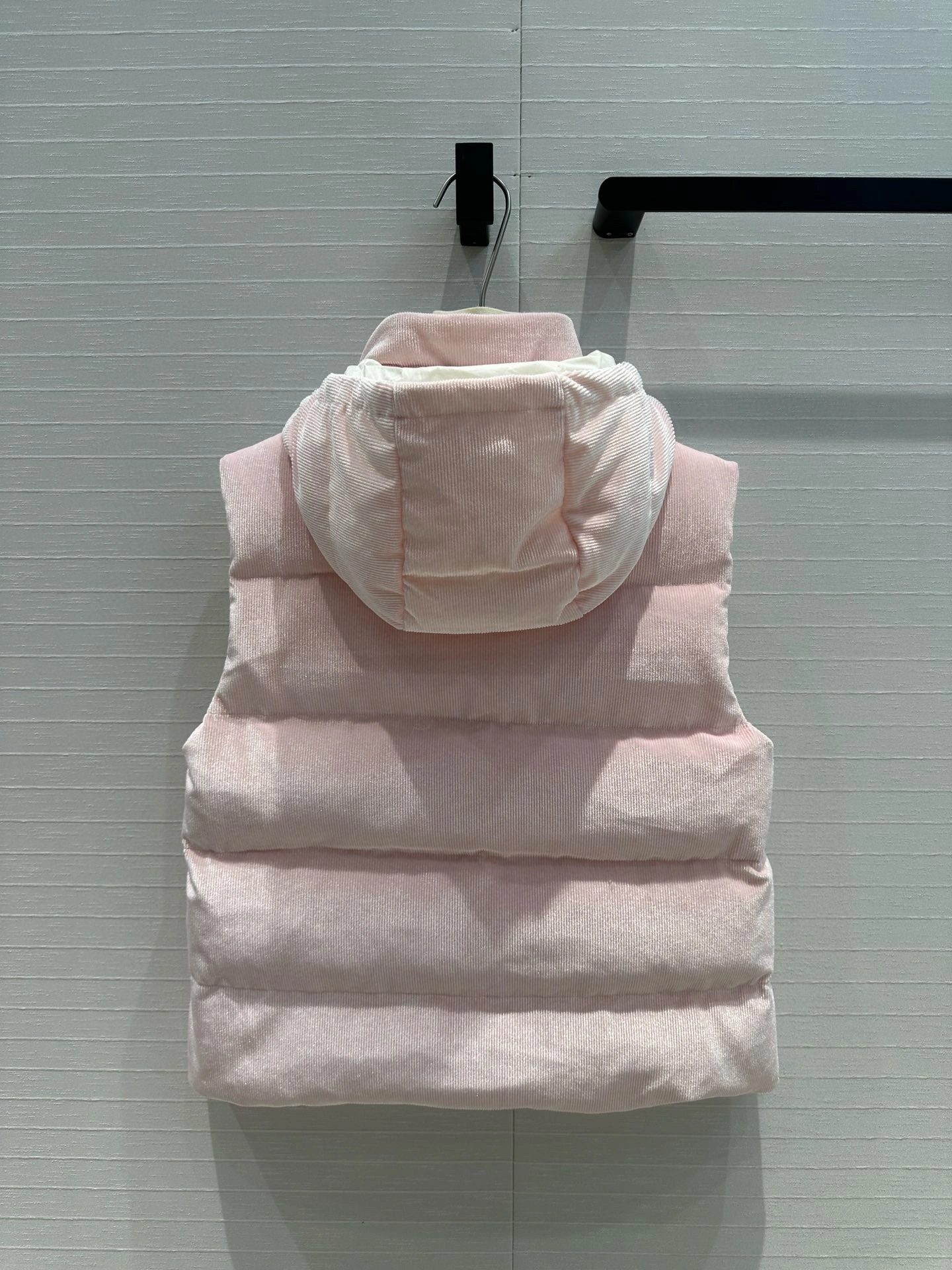 Victoria-- 7o9385r 3colour item:D-F240H2518-3