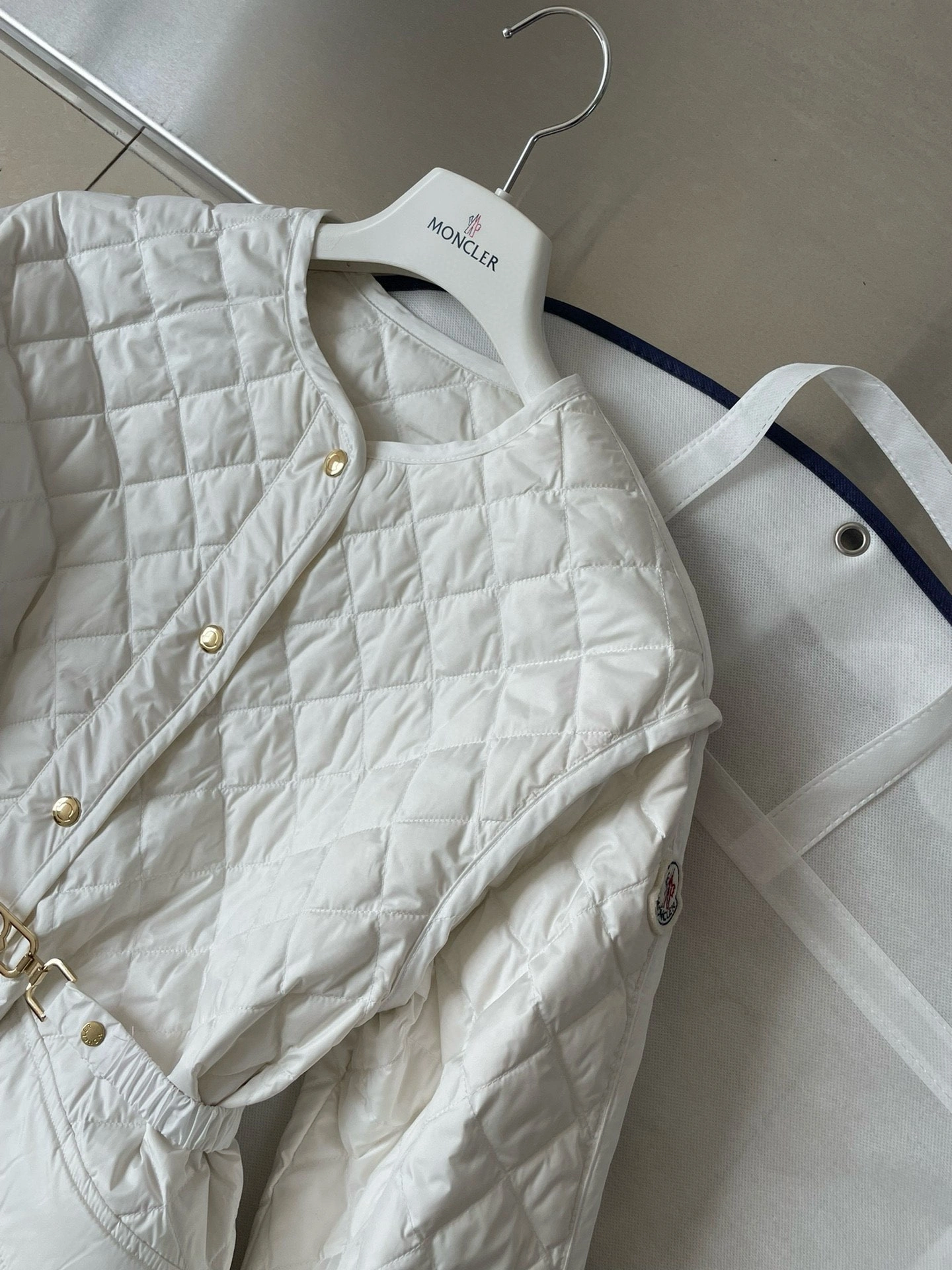 Victoria-- 7o9385r Corinto Down jacket 2 colour item:D-F205I1001-2