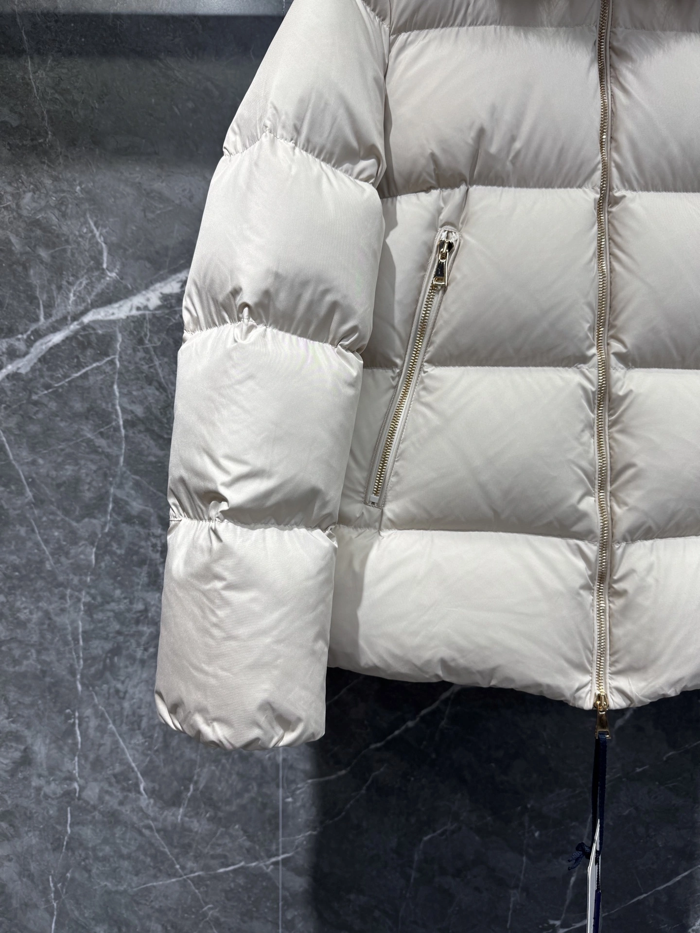 Victoria-- 7o9385r Down jacket goose down 2colour item:E-F409J2218-2H