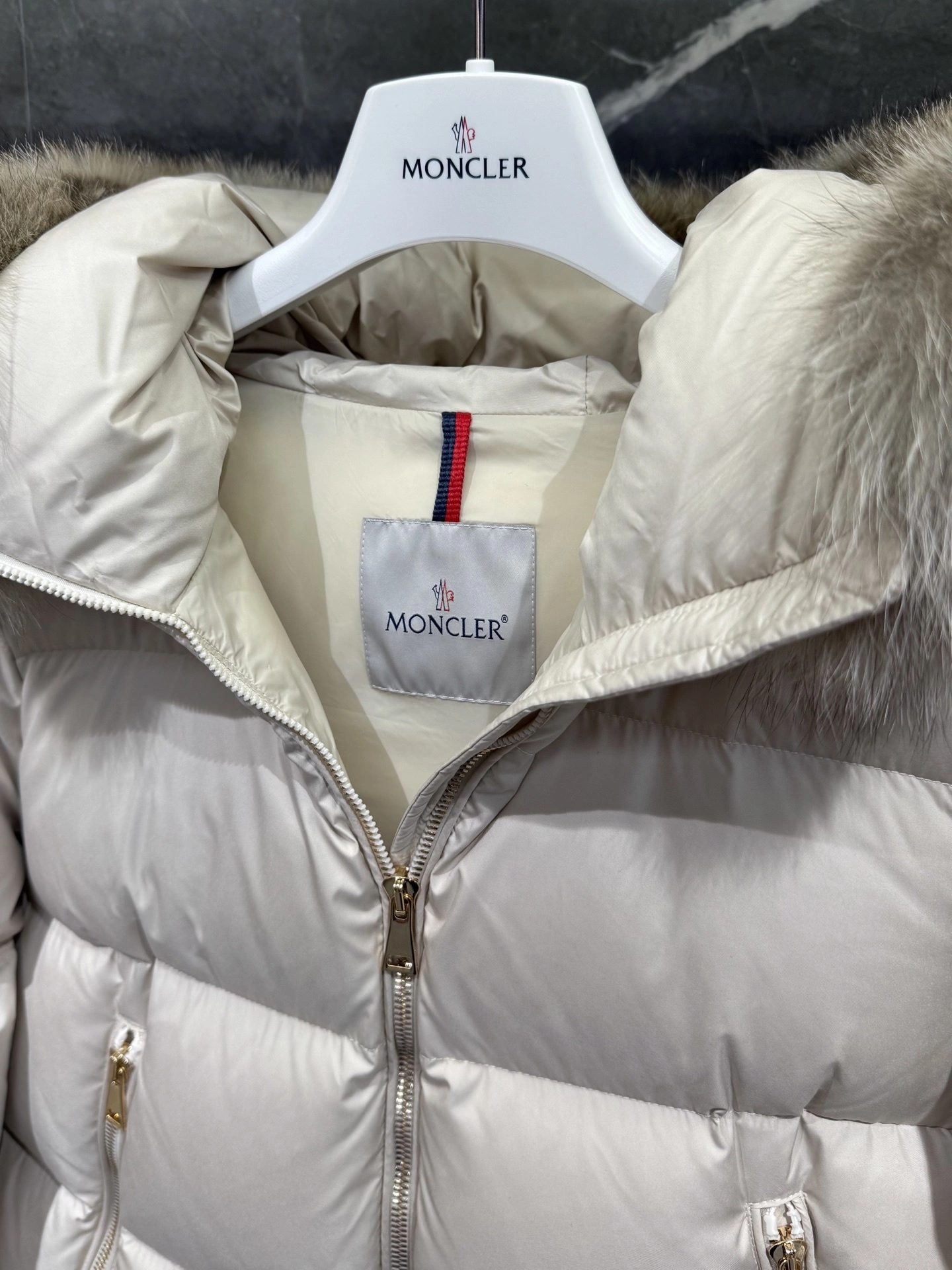 Victoria-- 7o9385r Down jacket goose down 2colour item:E-F409J2218-2H