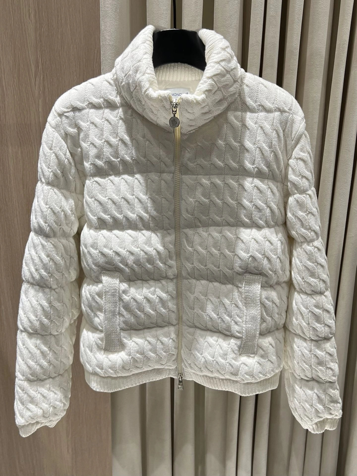 Victoria-- 7o9385r Down jacket white goose down nylon 2colour item:E-F140J2124-2H