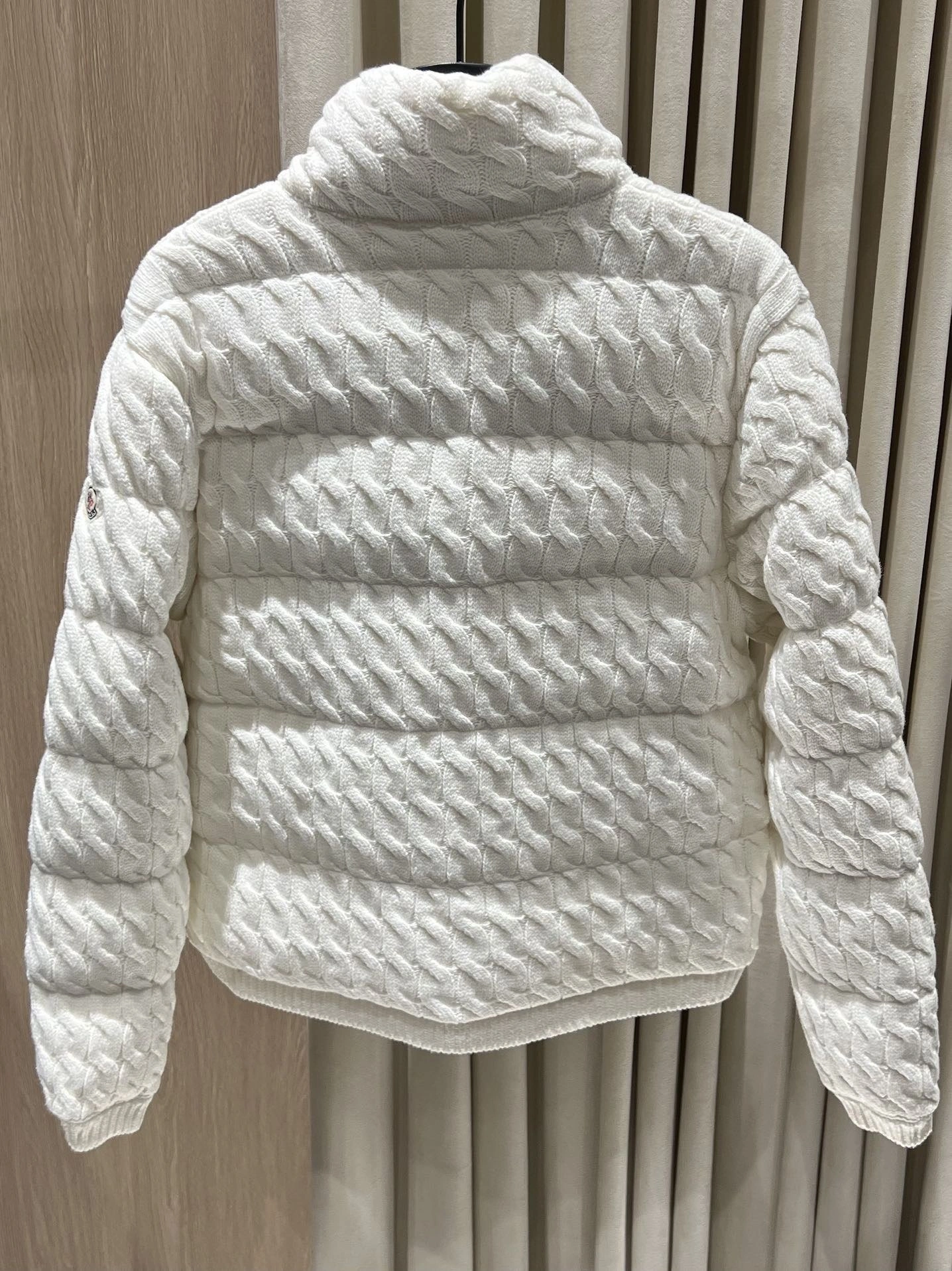 Victoria-- 7o9385r Down jacket white goose down nylon 2colour item:E-F140J2124-2H