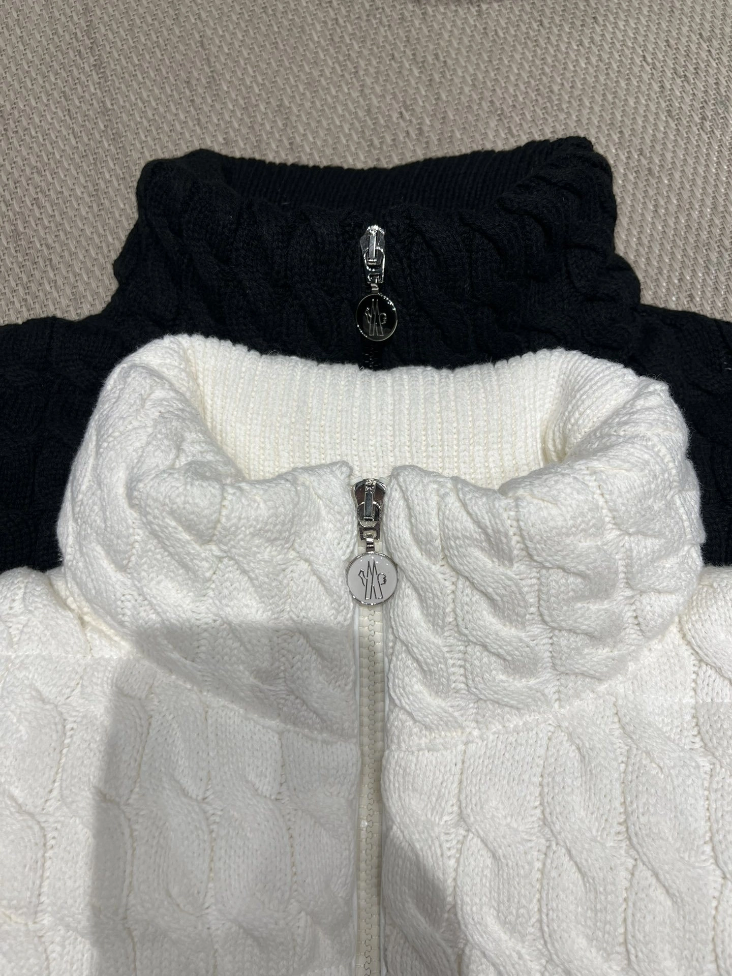Victoria-- 7o9385r Down jacket white goose down nylon 2colour item:E-F140J2124-2H