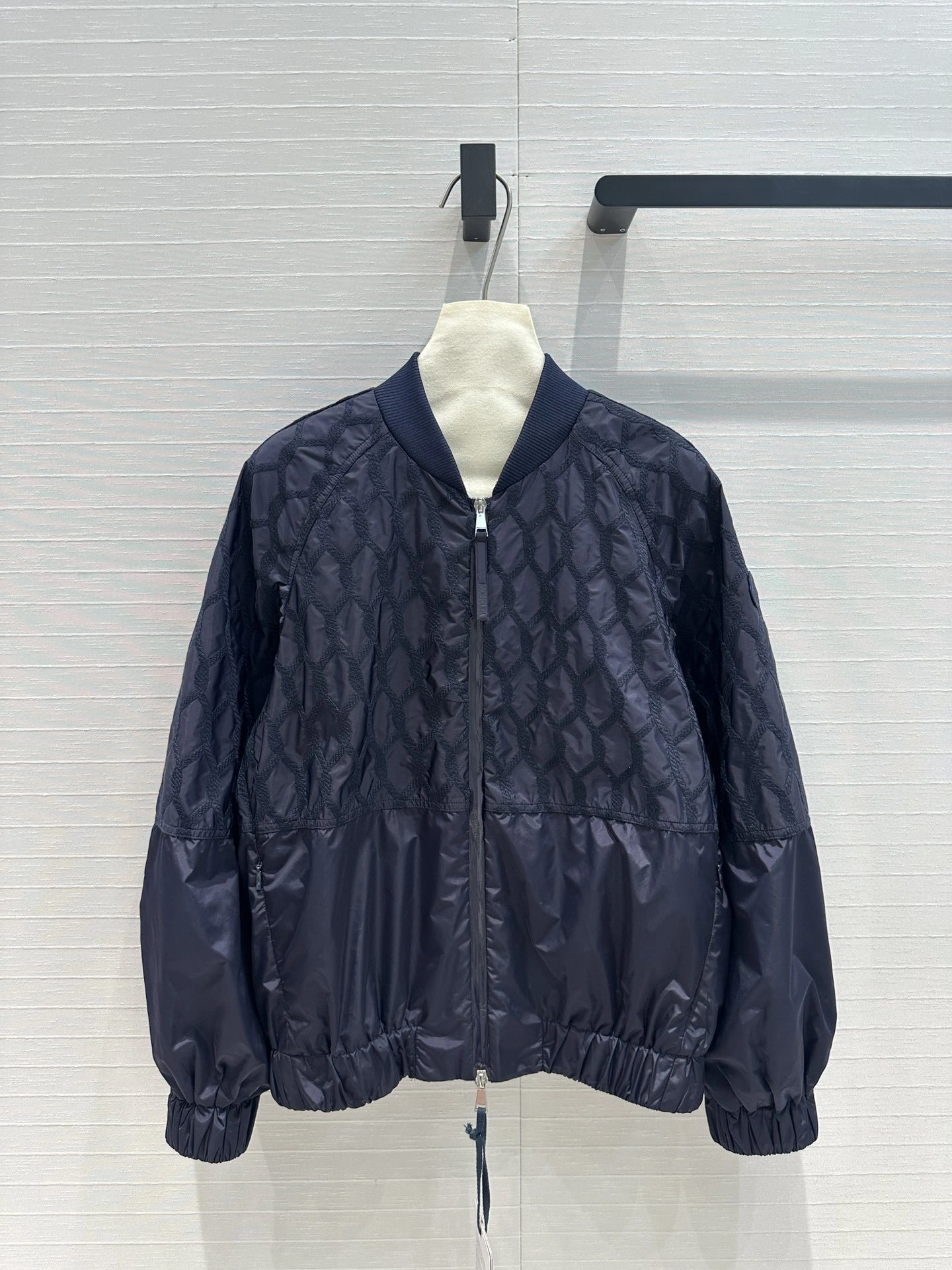 Victoria-- 7o9385r embroidery item:D-F240H2517