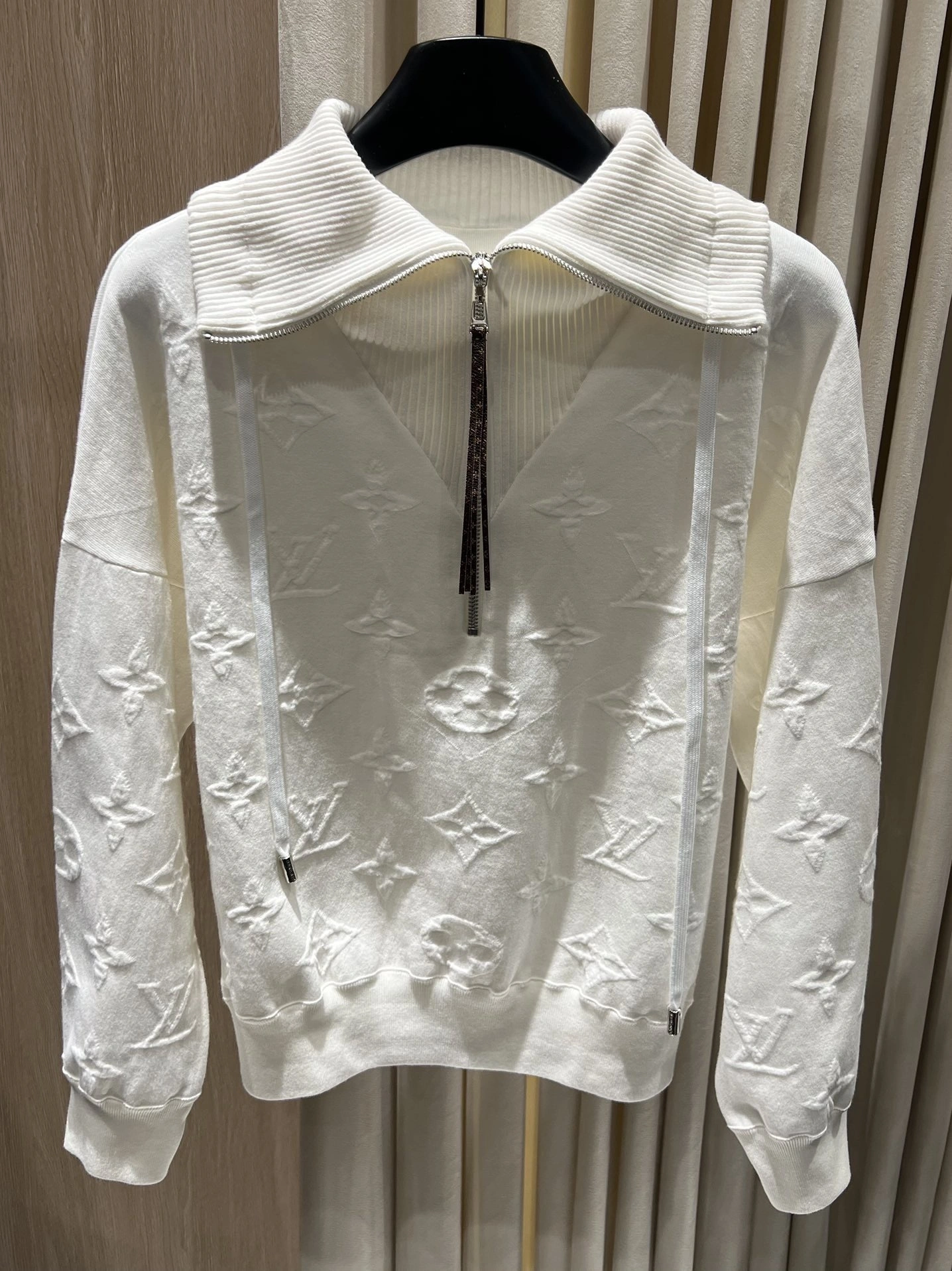 Victoria-- 8V 3D Monogram Knit Zip Pullover 2colour item:E-F140L1929-2H