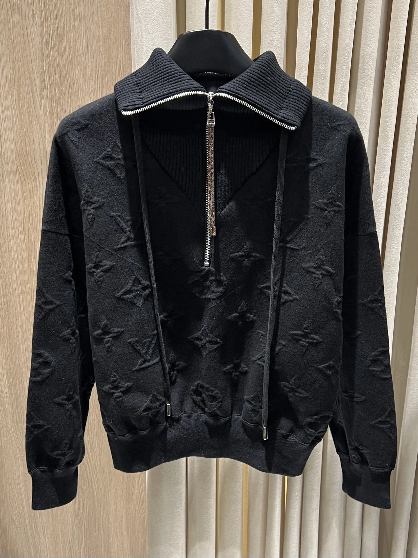Victoria-- 8V 3D Monogram Knit Zip Pullover 2colour item:E-F140L1929-2H