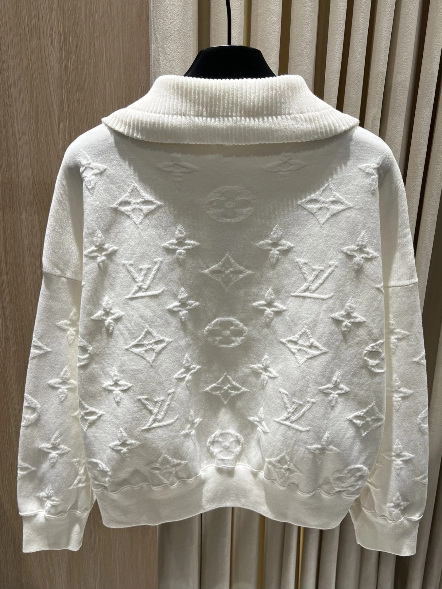 Victoria-- 8V 3D Monogram Knit Zip Pullover 2colour item:E-F140L1929-2H