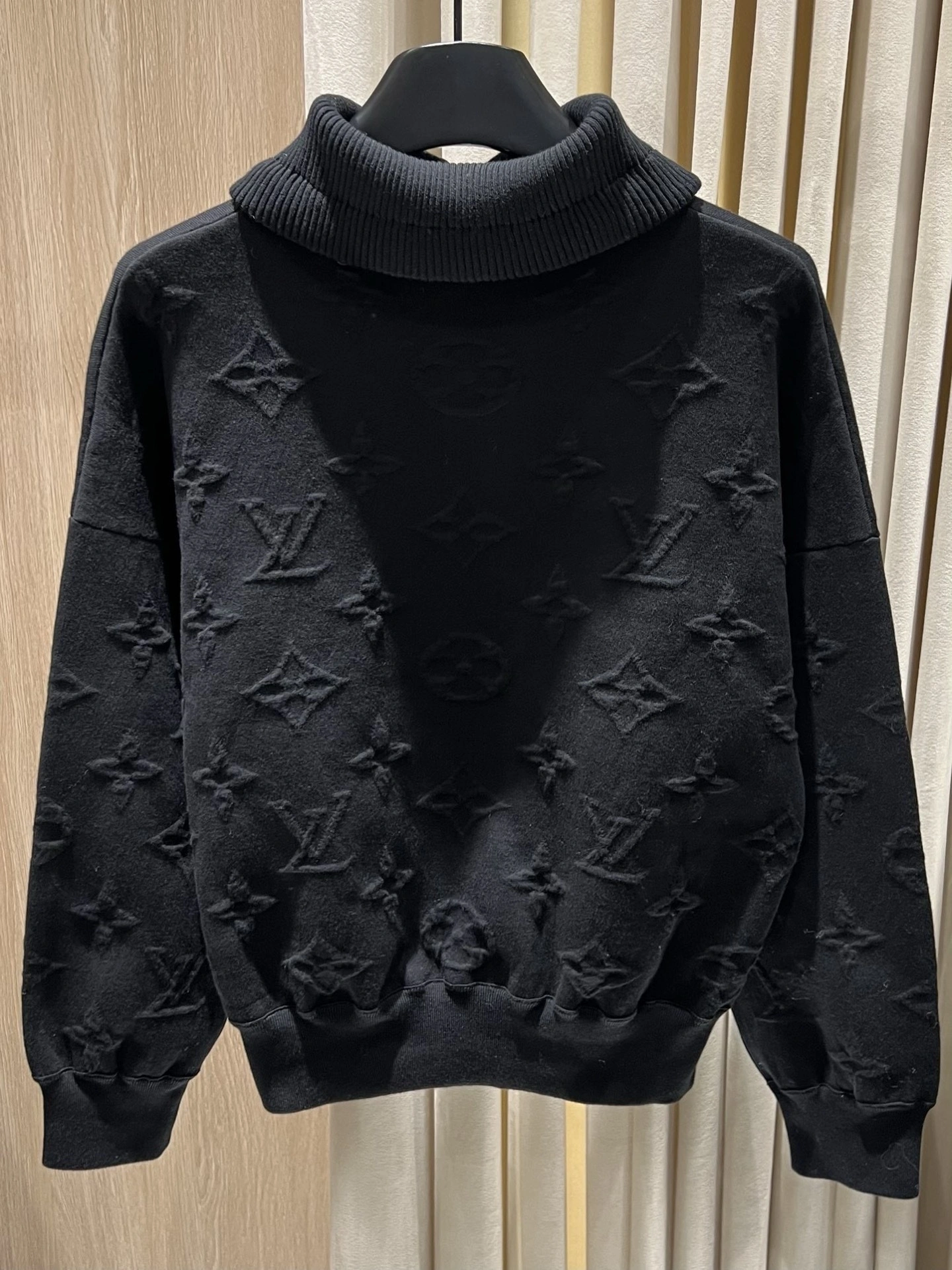 Victoria-- 8V 3D Monogram Knit Zip Pullover 2colour item:E-F140L1929-2H