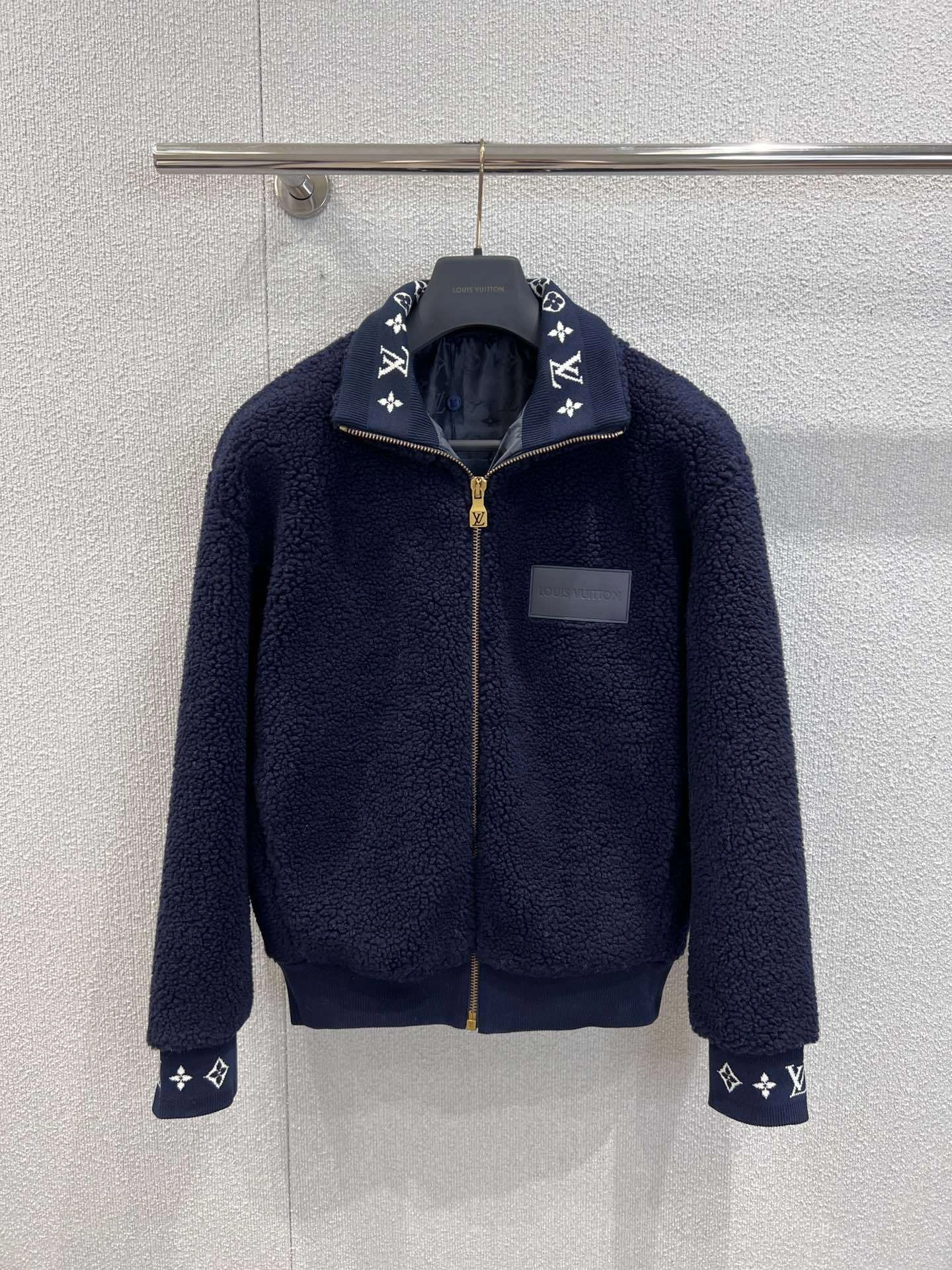 Victoria - 8V 3colour item:E-F000I1620-3H