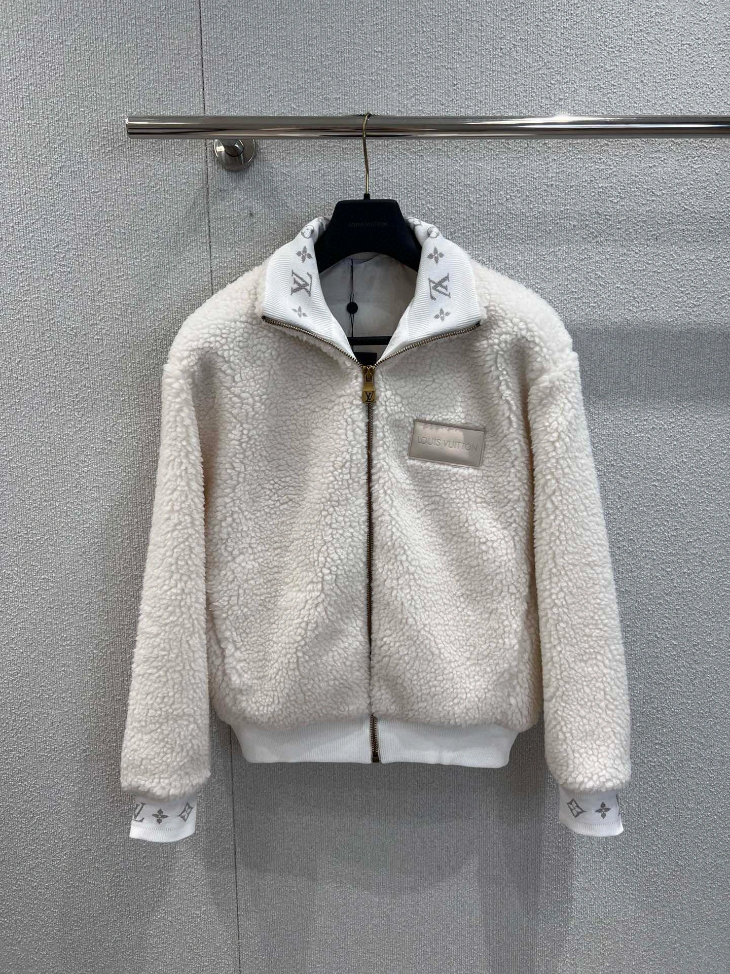 Victoria - 8V 3colour item:E-F000I1620-3H