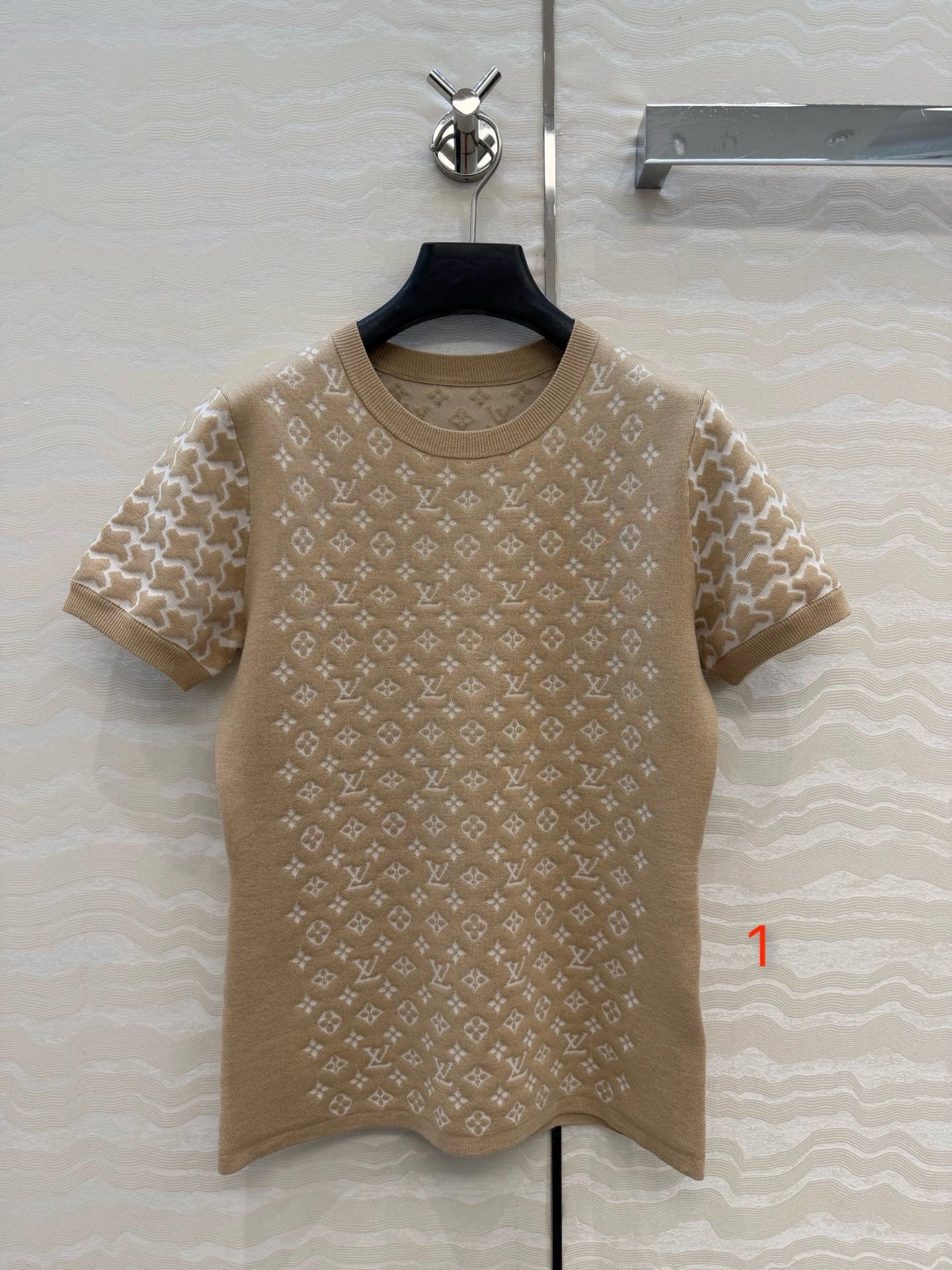 Victoria-- 8V MONOGRAM 2colour item:F-F061A2020-2