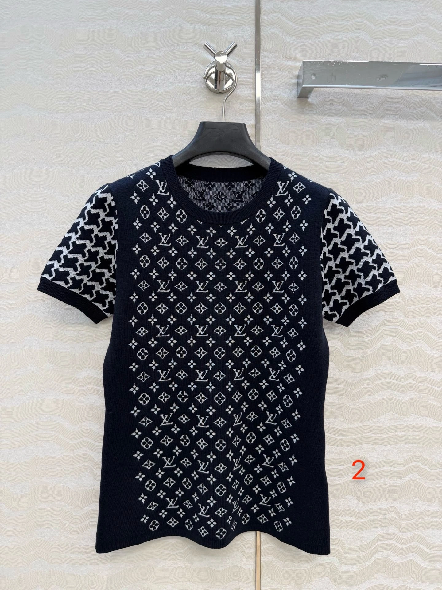 Victoria-- 8V MONOGRAM 2colour item:F-F061A2020-2