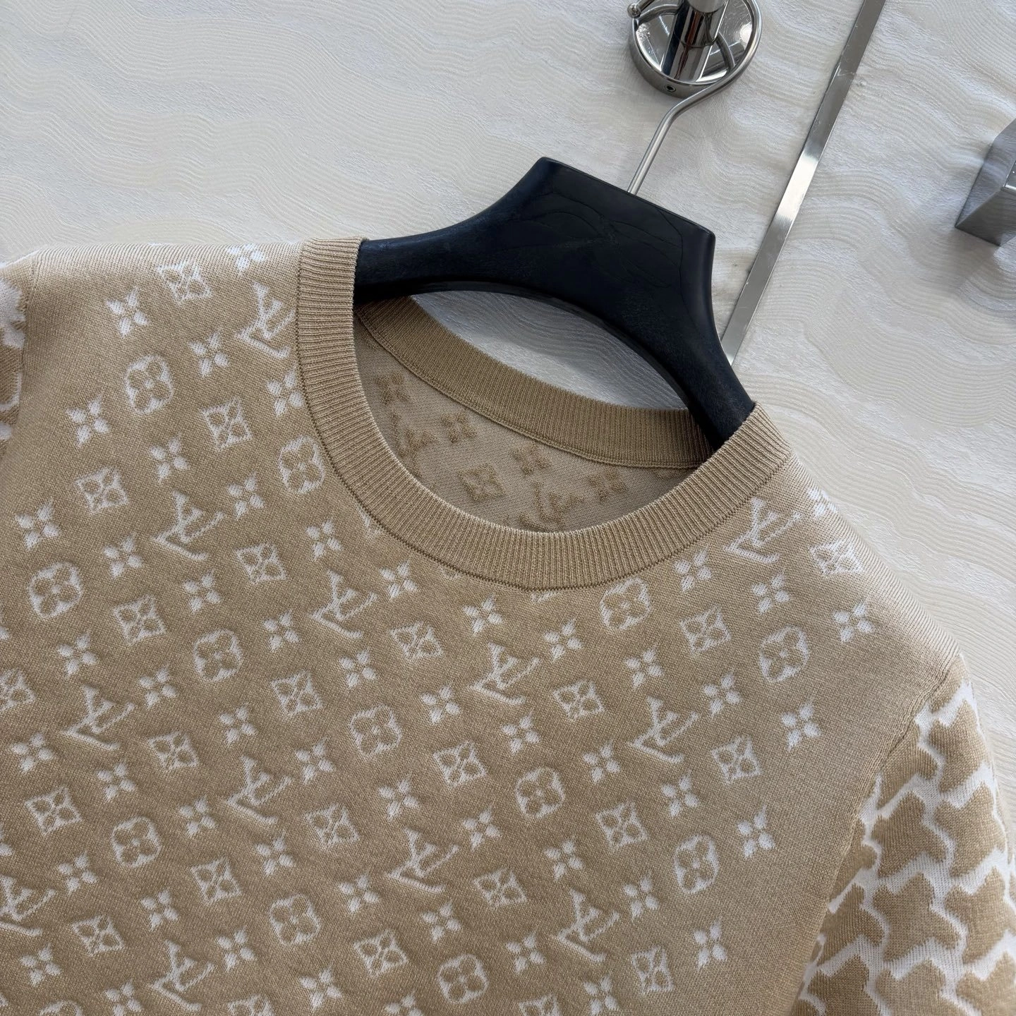 Victoria-- 8V MONOGRAM 2colour item:F-F061A2020-2