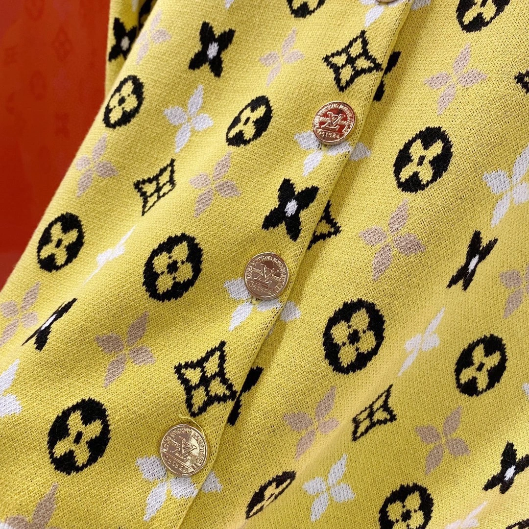 Victoria-- 8V MONOGRAM KALEIDOSCOPE item:D-F54I0514