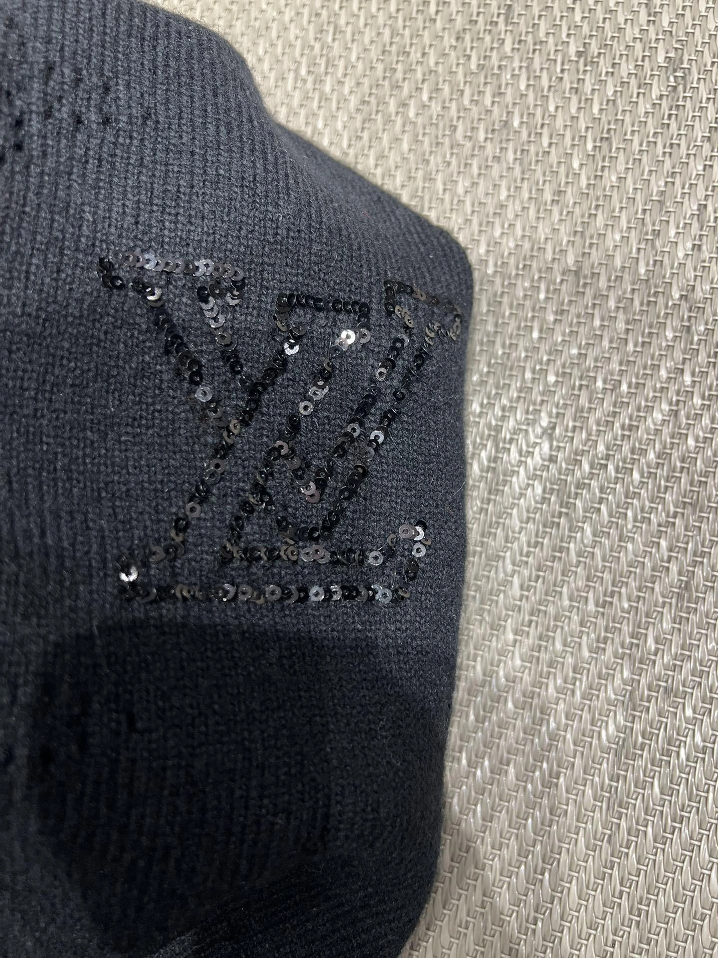 Victoria-- 8V cashmere wool item:E-F140J2105H