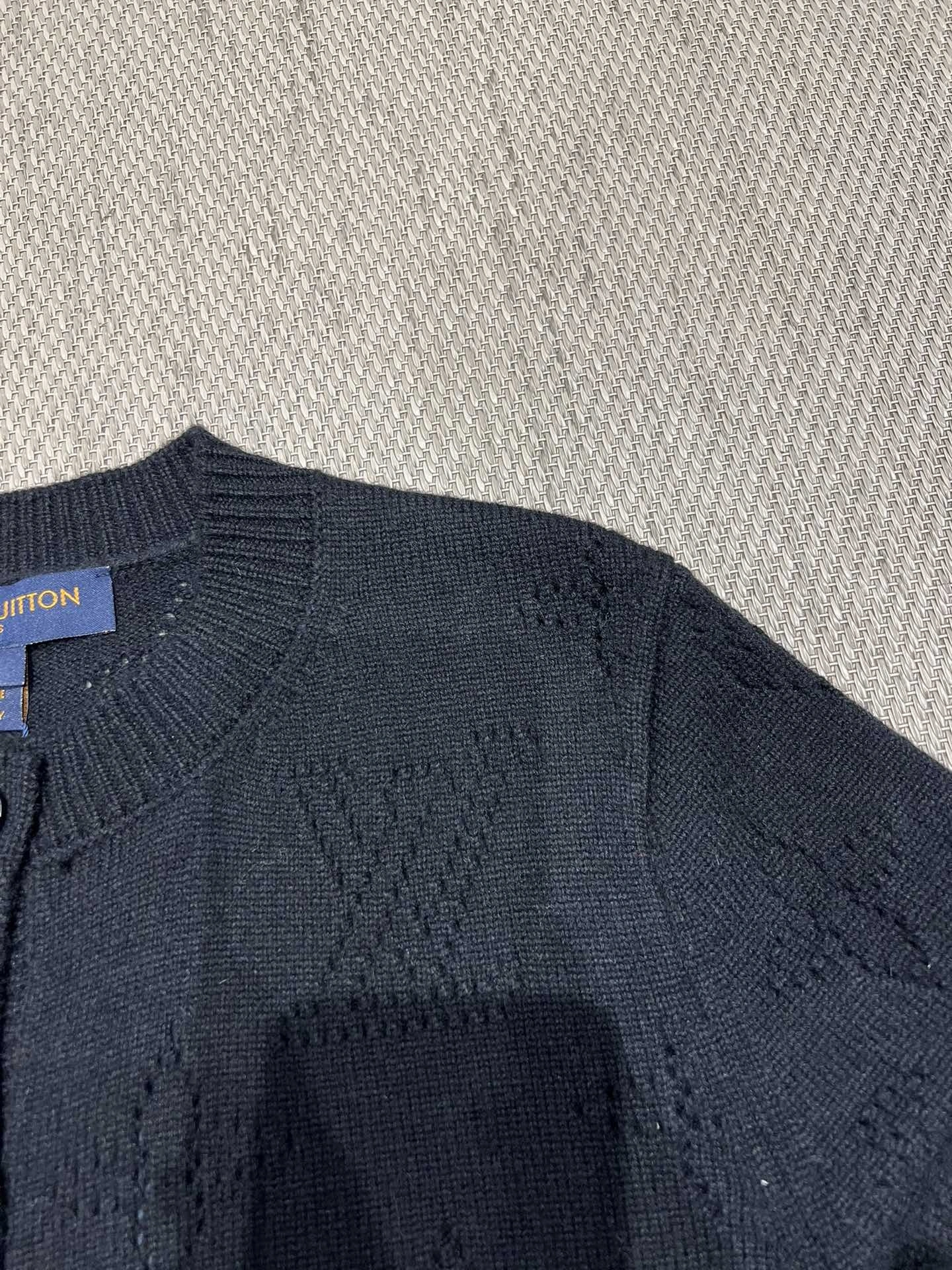 Victoria-- 8V cashmere wool item:E-F140J2105H