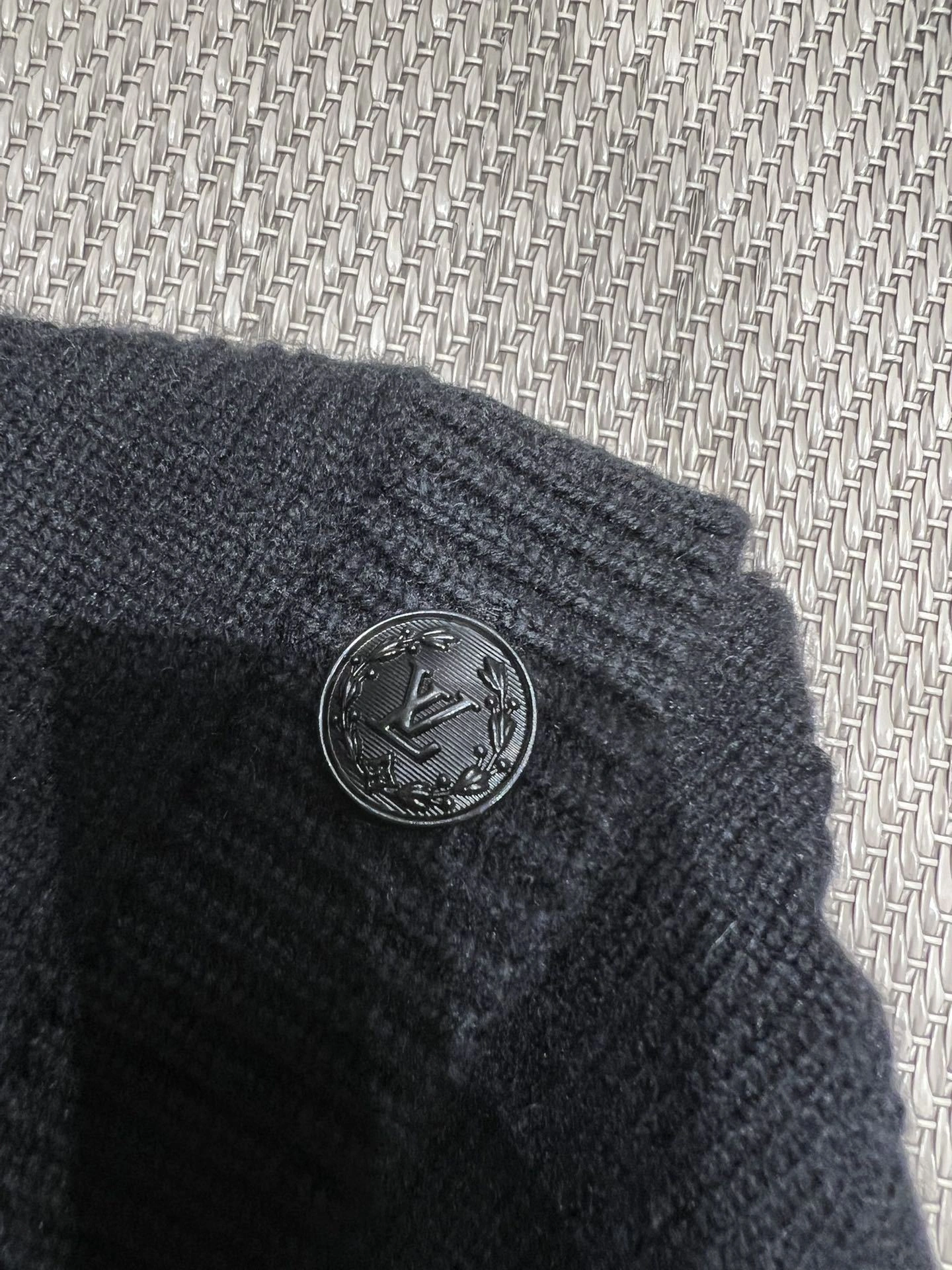 Victoria-- 8V cashmere wool item:E-F140J2105H