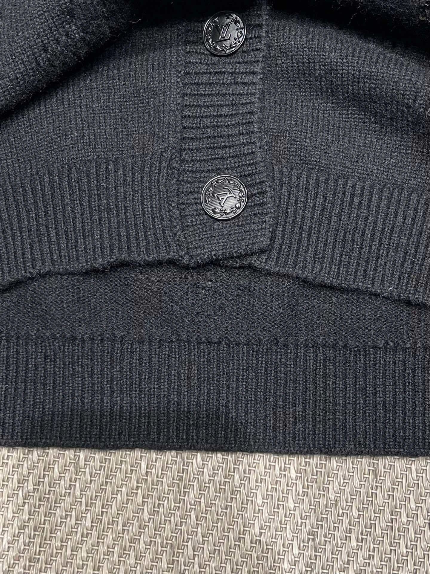 Victoria-- 8V cashmere wool item:E-F140J2105H