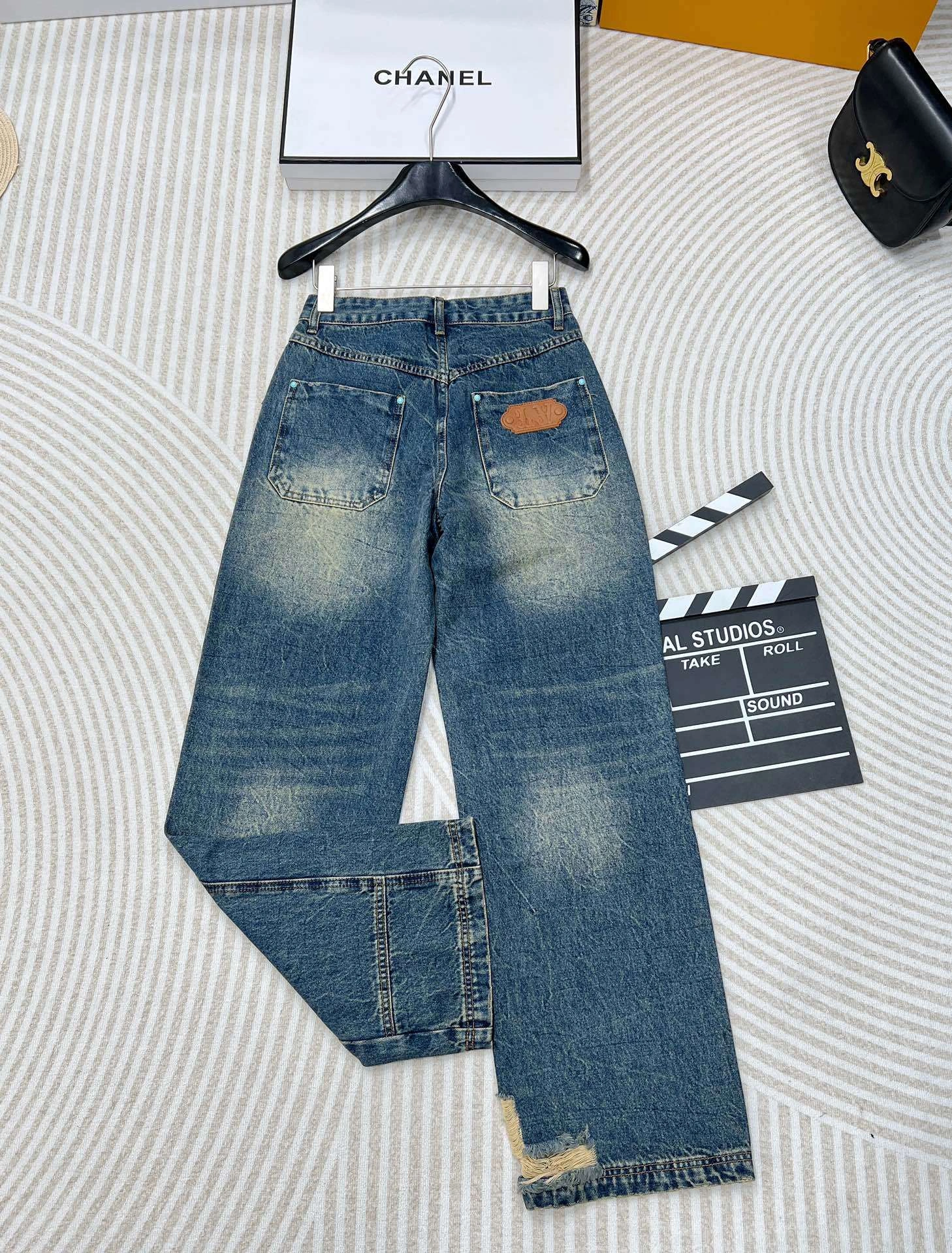 Victoria-- 8V item:D-F245K1413