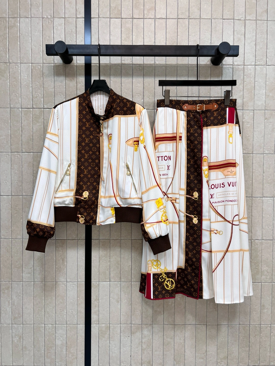 &Victoria - 8V reversible item:E-F000I1618H