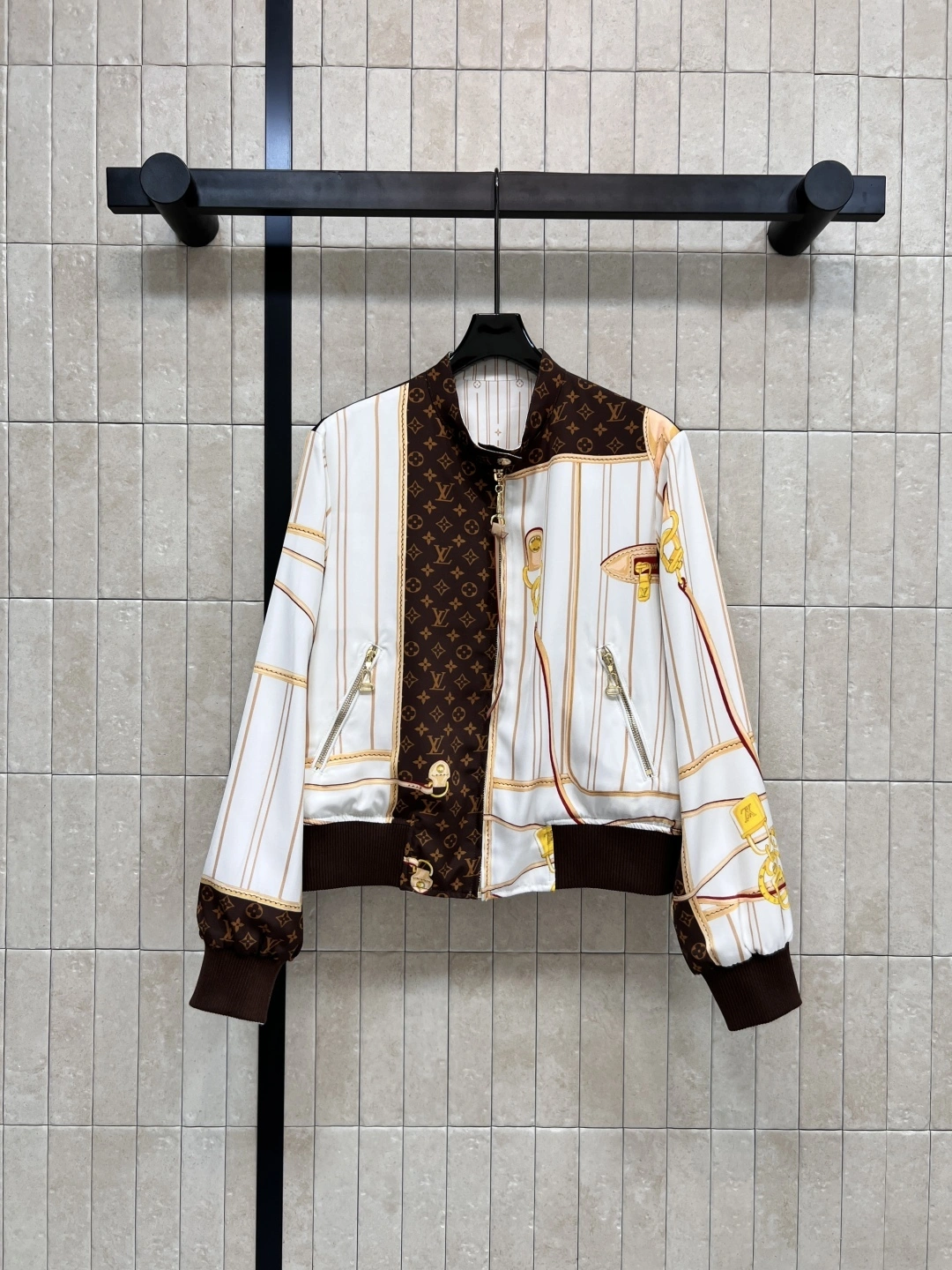 &Victoria - 8V reversible item:E-F000I1618H
