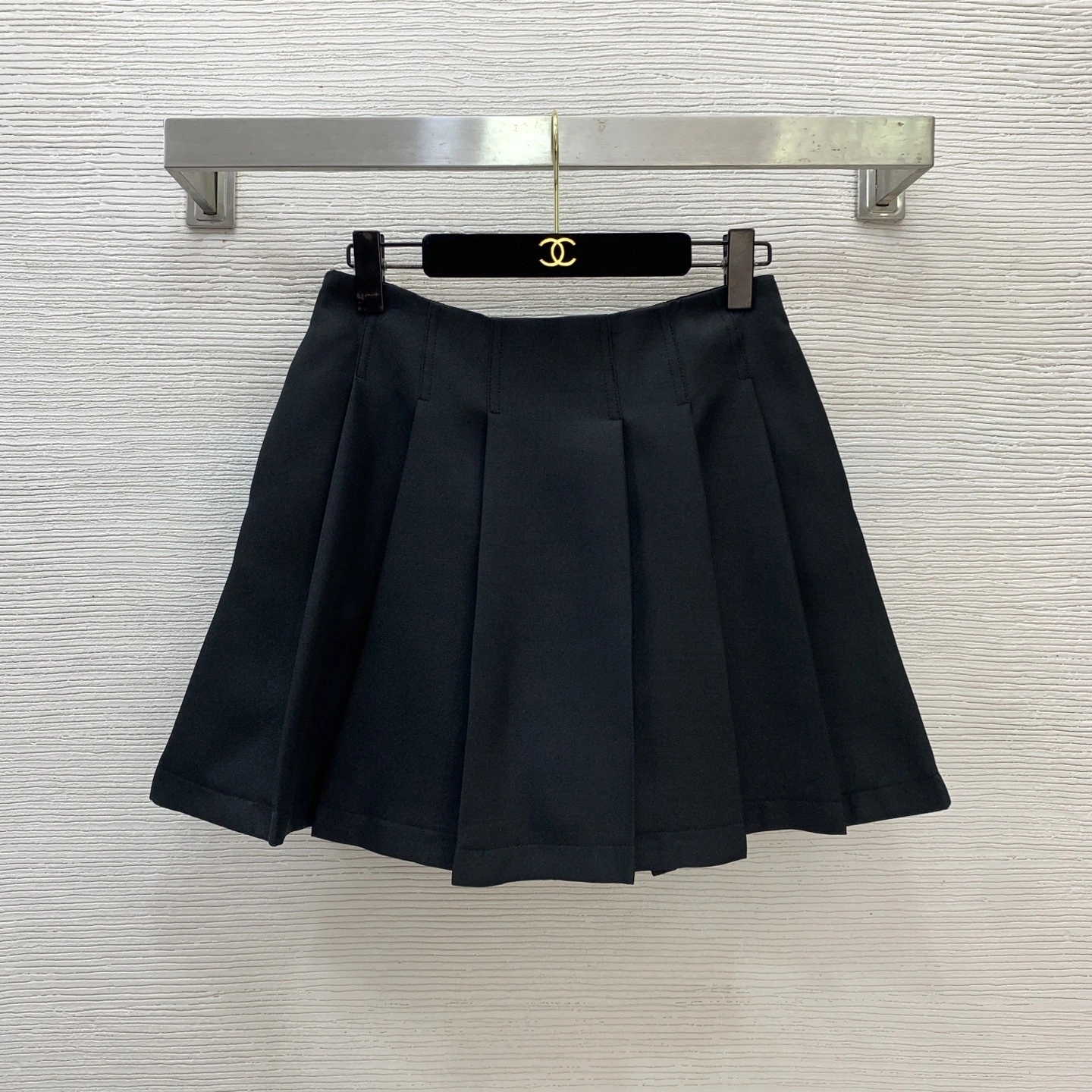 Victoria-- 8V suit item:F-F044A1433H