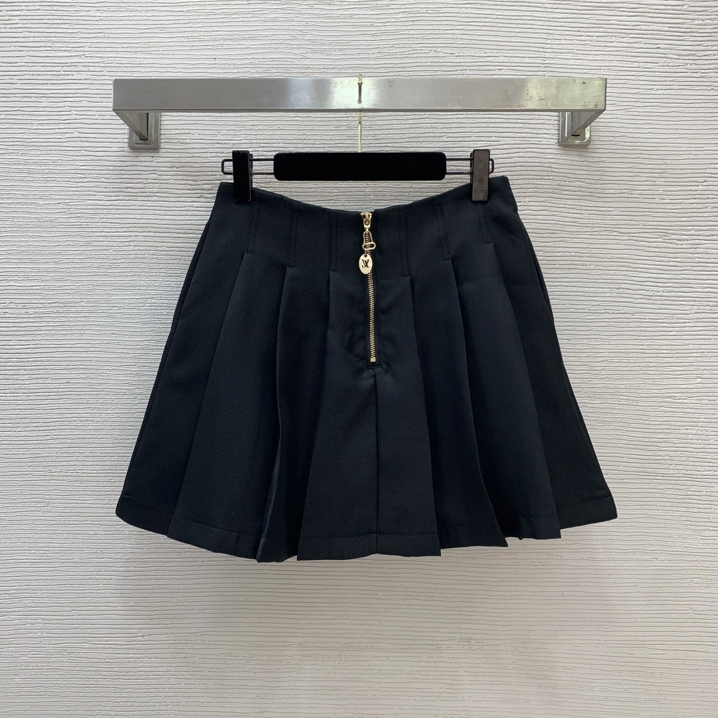 Victoria-- 8V suit item:F-F044A1433H