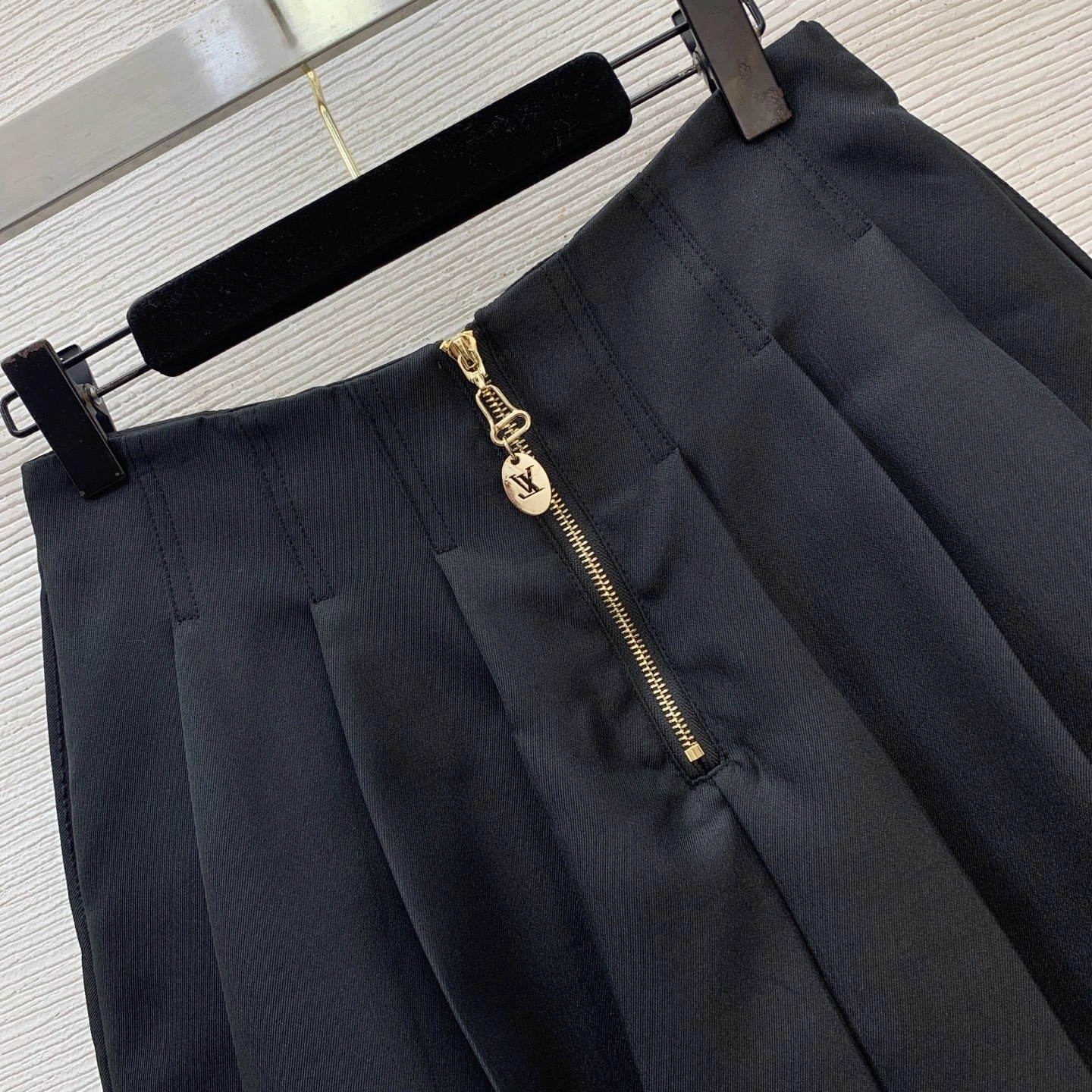 Victoria-- 8V suit item:F-F044A1433H