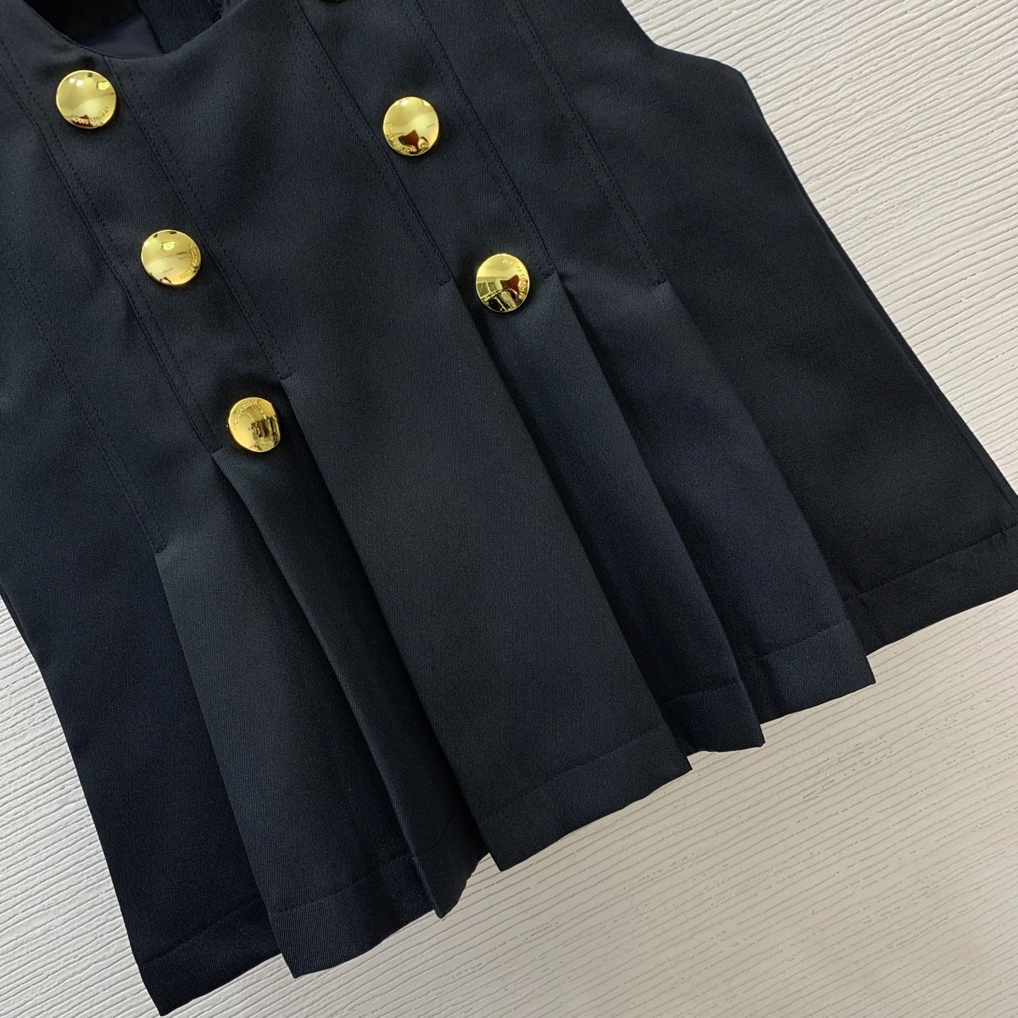 Victoria-- 8V suit item:F-F044A1433H