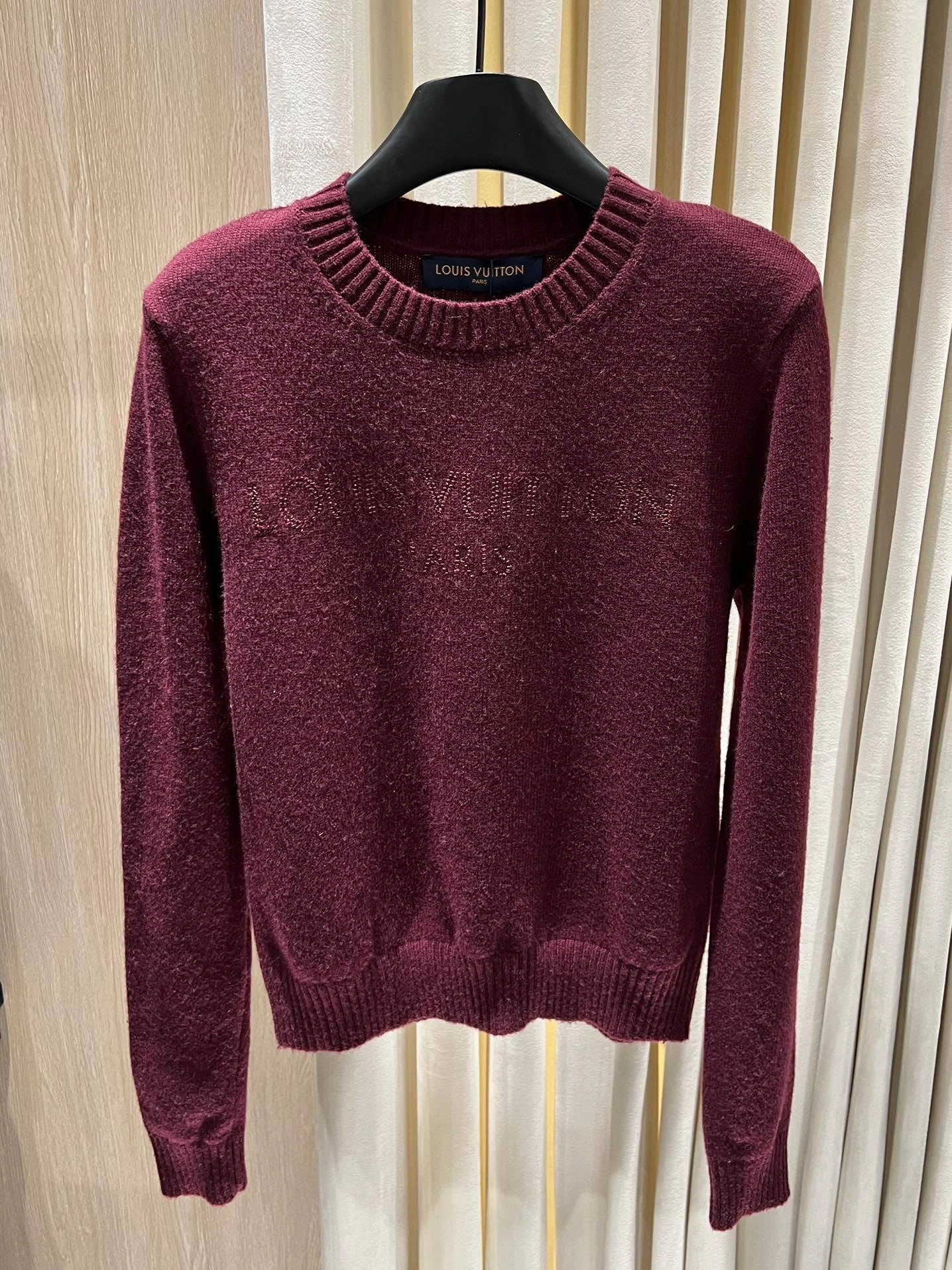Victoria-- 8V wool 2colour item: E-F140J1247-2H