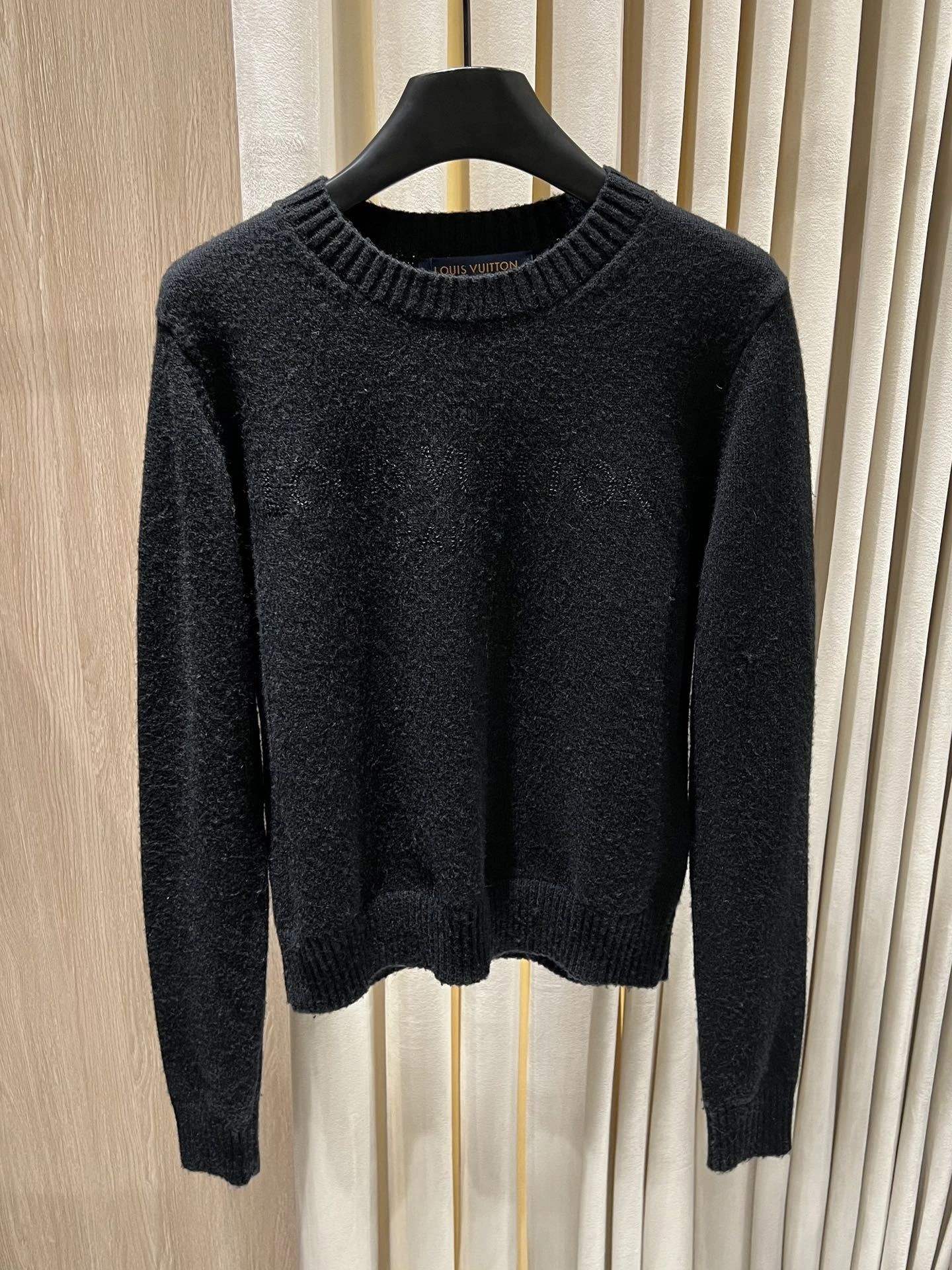 Victoria-- 8V wool 2colour item: E-F140J1247-2H