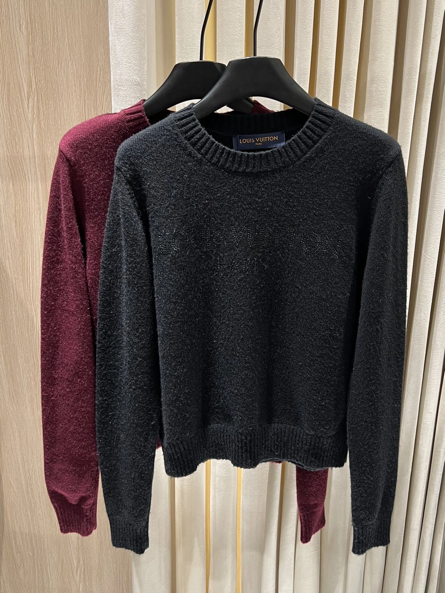 Victoria-- 8V wool 2colour item: E-F140J1247-2H