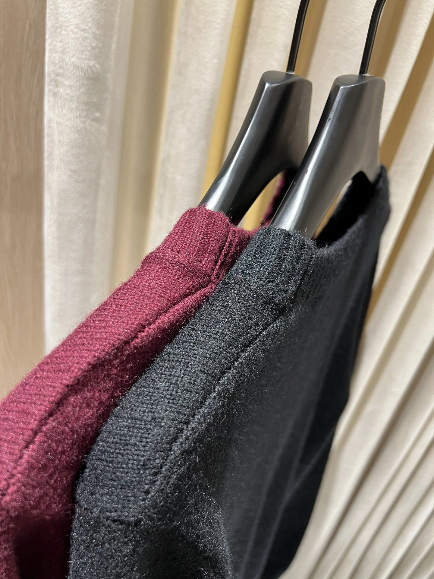 Victoria-- 8V wool 2colour item: E-F140J1247-2H