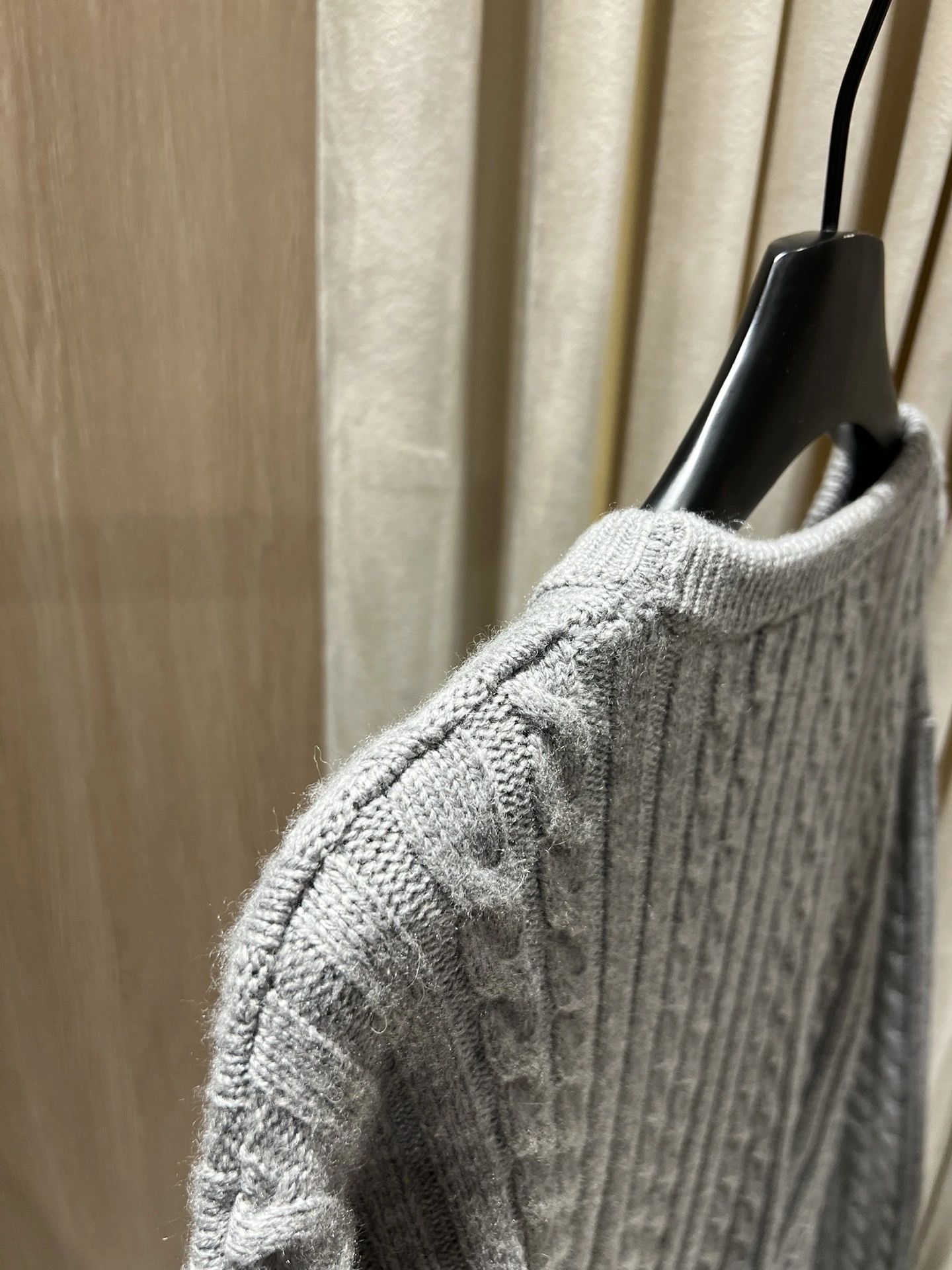 Victoria-- 8V wool embroidery item:E-F140L2701H