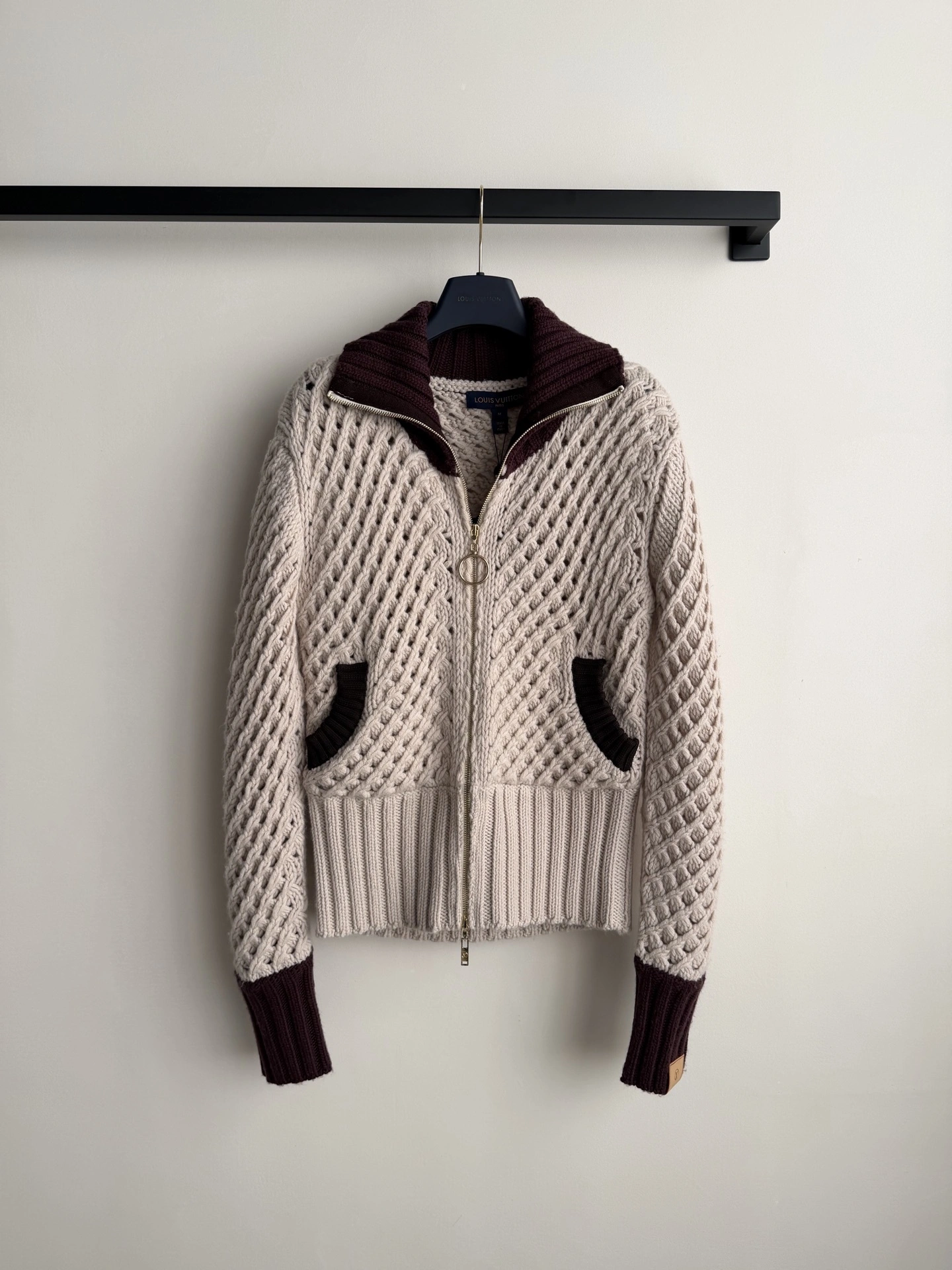 Victoria-- 8V wool item:F-F245A2012