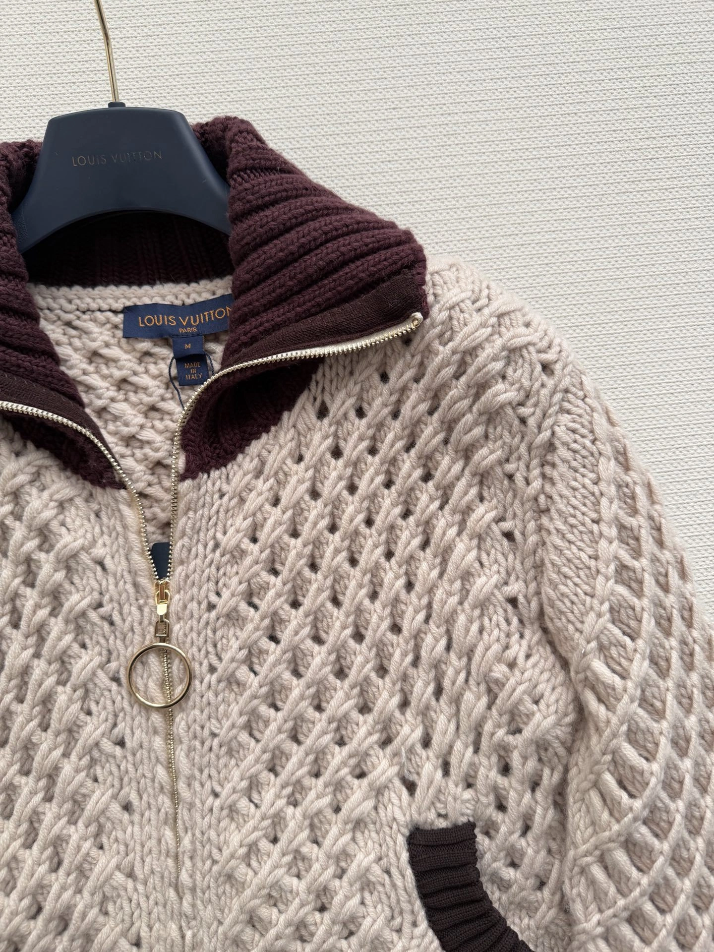 Victoria-- 8V wool item:F-F245A2012